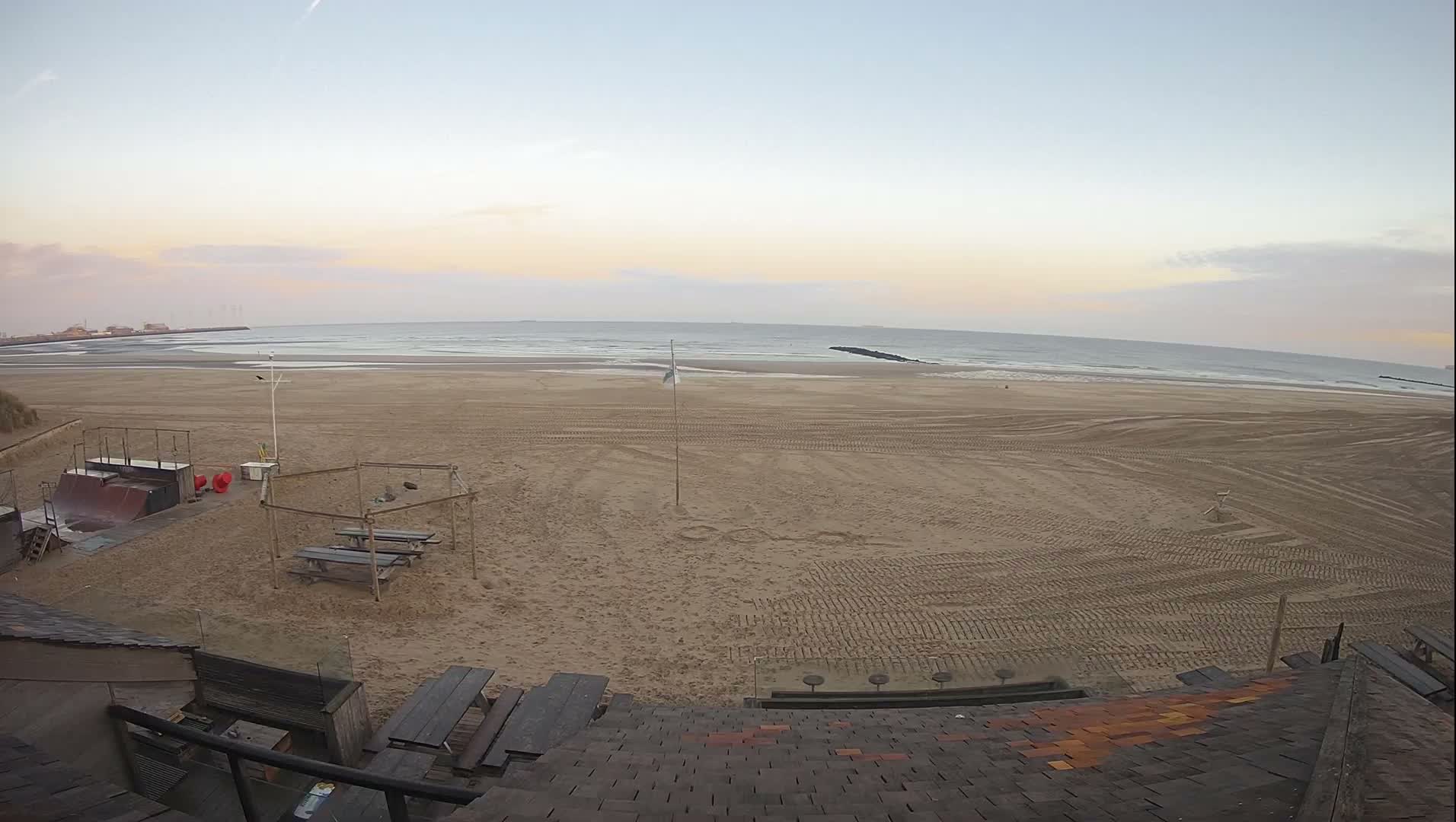 Knokke-Heist, Heist-ann-Zee, Duinbergen Strand Beach Live Cam - Bruges, West Flanders (Flandre-Occidentale), Flemish (Flamande), Belgium