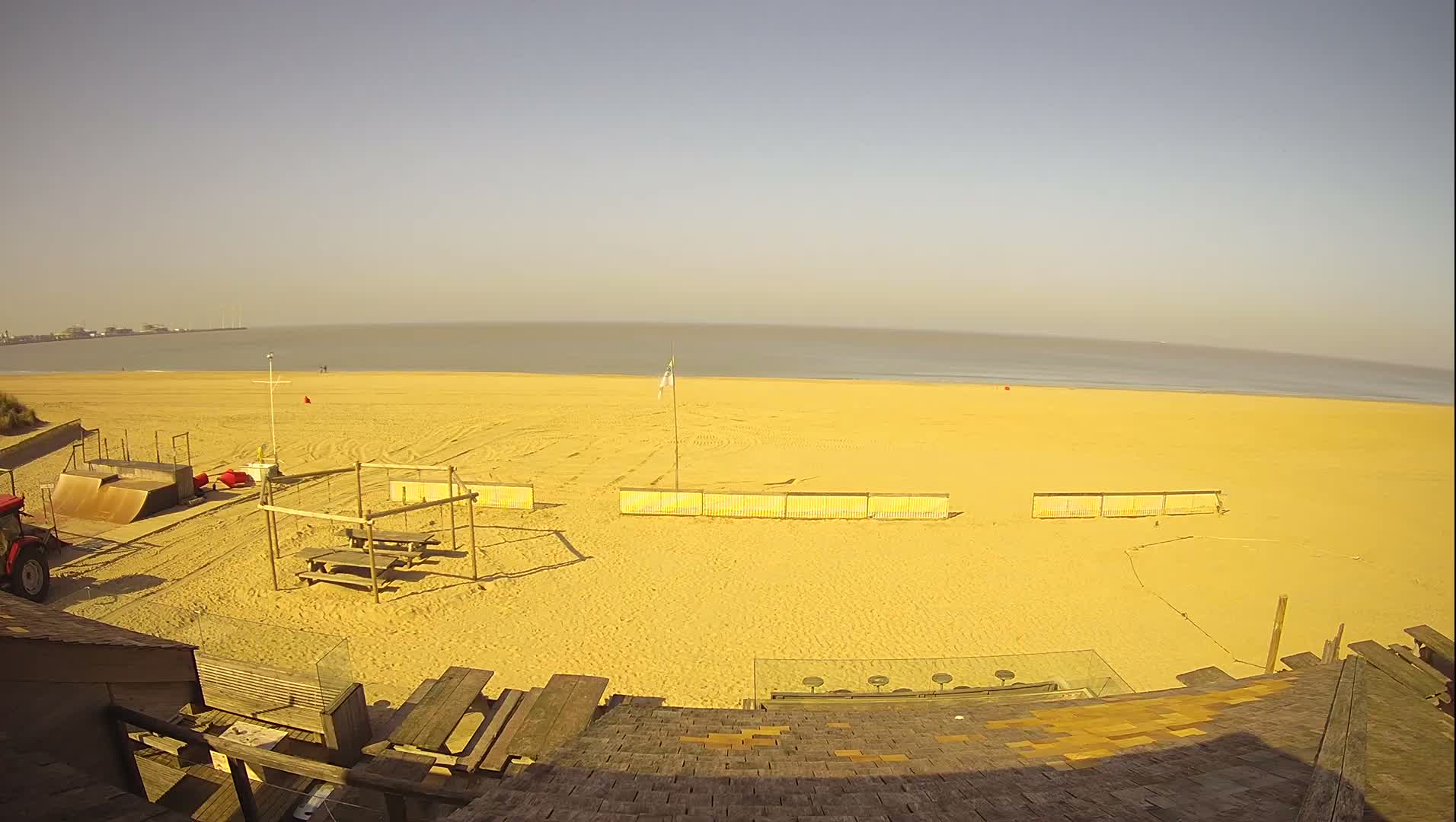 Knokke-Heist, Heist-ann-Zee, Duinbergen Strand Beach Live Cam - Bruges, West Flanders (Flandre-Occidentale), Flemish (Flamande), Belgium