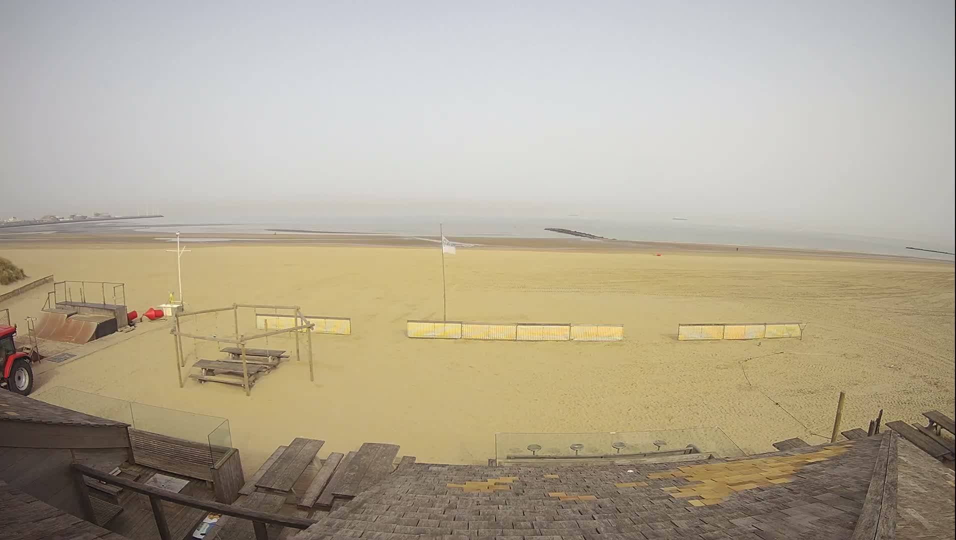 Knokke-Heist, Heist-ann-Zee, Duinbergen Strand Beach Live Cam - Bruges, West Flanders (Flandre-Occidentale), Flemish (Flamande), Belgium