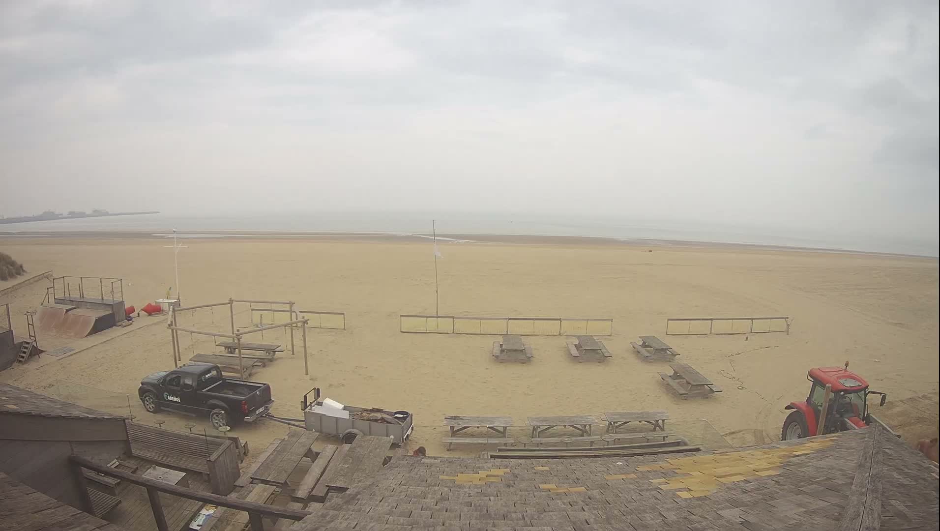 Knokke-Heist, Heist-ann-Zee, Duinbergen Strand Beach Live Cam - Bruges, West Flanders (Flandre-Occidentale), Flemish (Flamande), Belgium