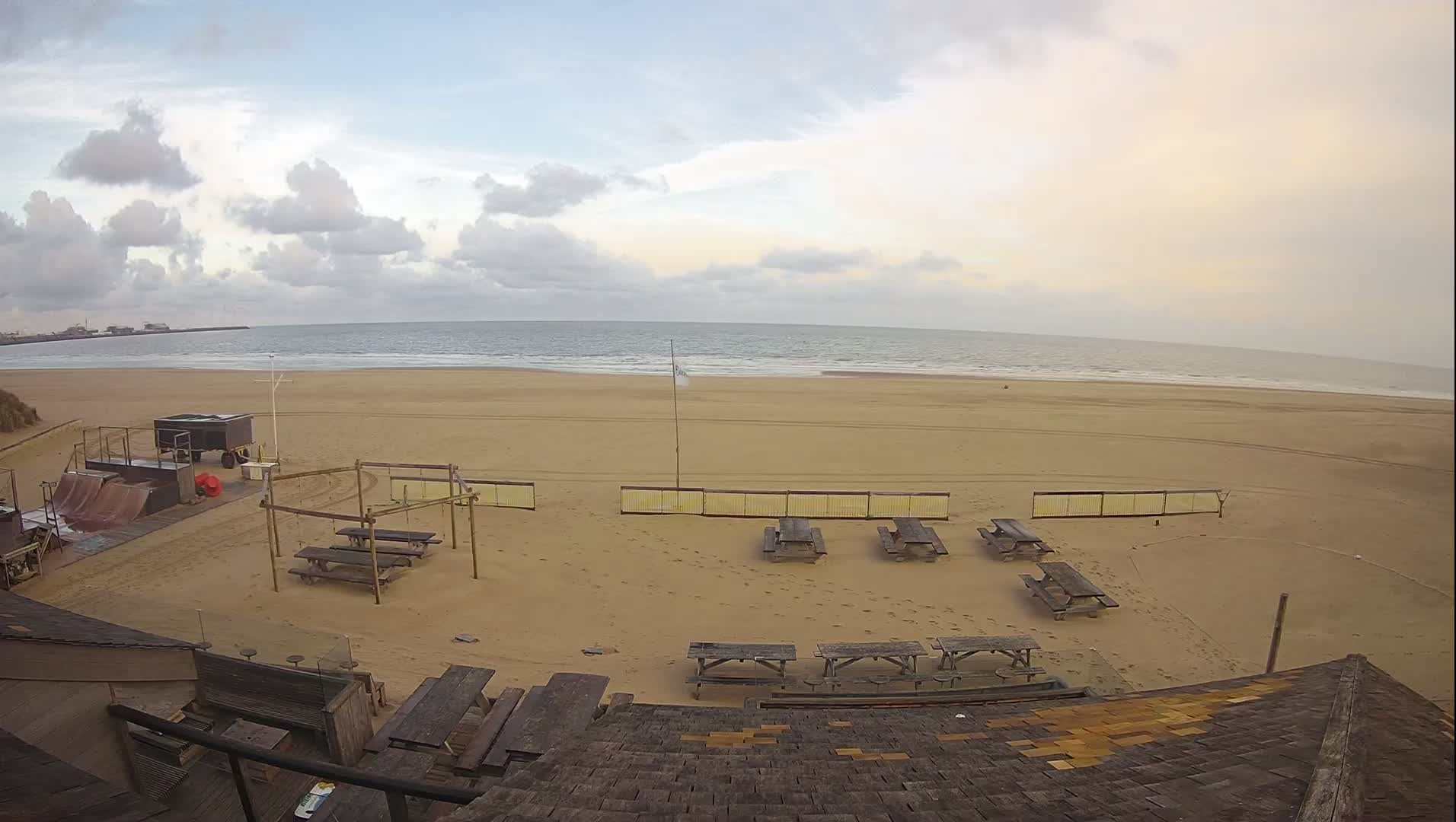 Knokke-Heist, Heist-ann-Zee, Duinbergen Strand Beach Live Cam - Bruges, West Flanders (Flandre-Occidentale), Flemish (Flamande), Belgium