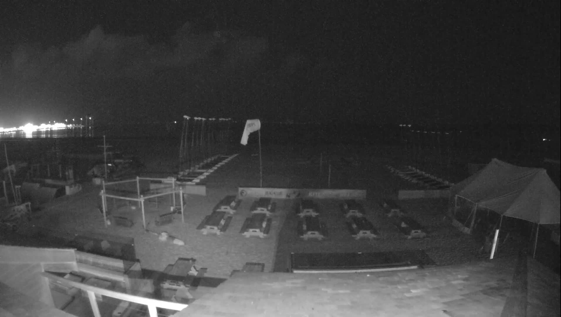 Knokke-Heist, Heist-ann-Zee, Duinbergen Strand Beach Live Cam - Bruges, West Flanders (Flandre-Occidentale), Flemish (Flamande), Belgium