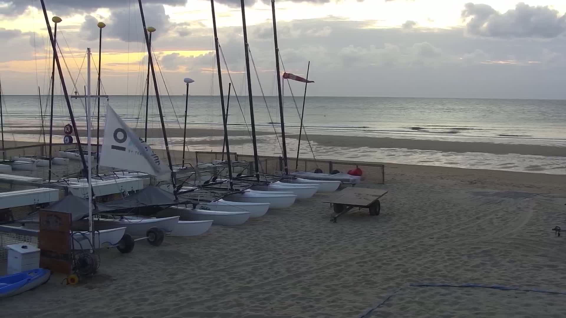 Knokke-Heist, Strand Het Zoute Beach Live Cam - Bruges, West Flanders (Flandre-Occidentale), Flemish (Flamande), Belgium