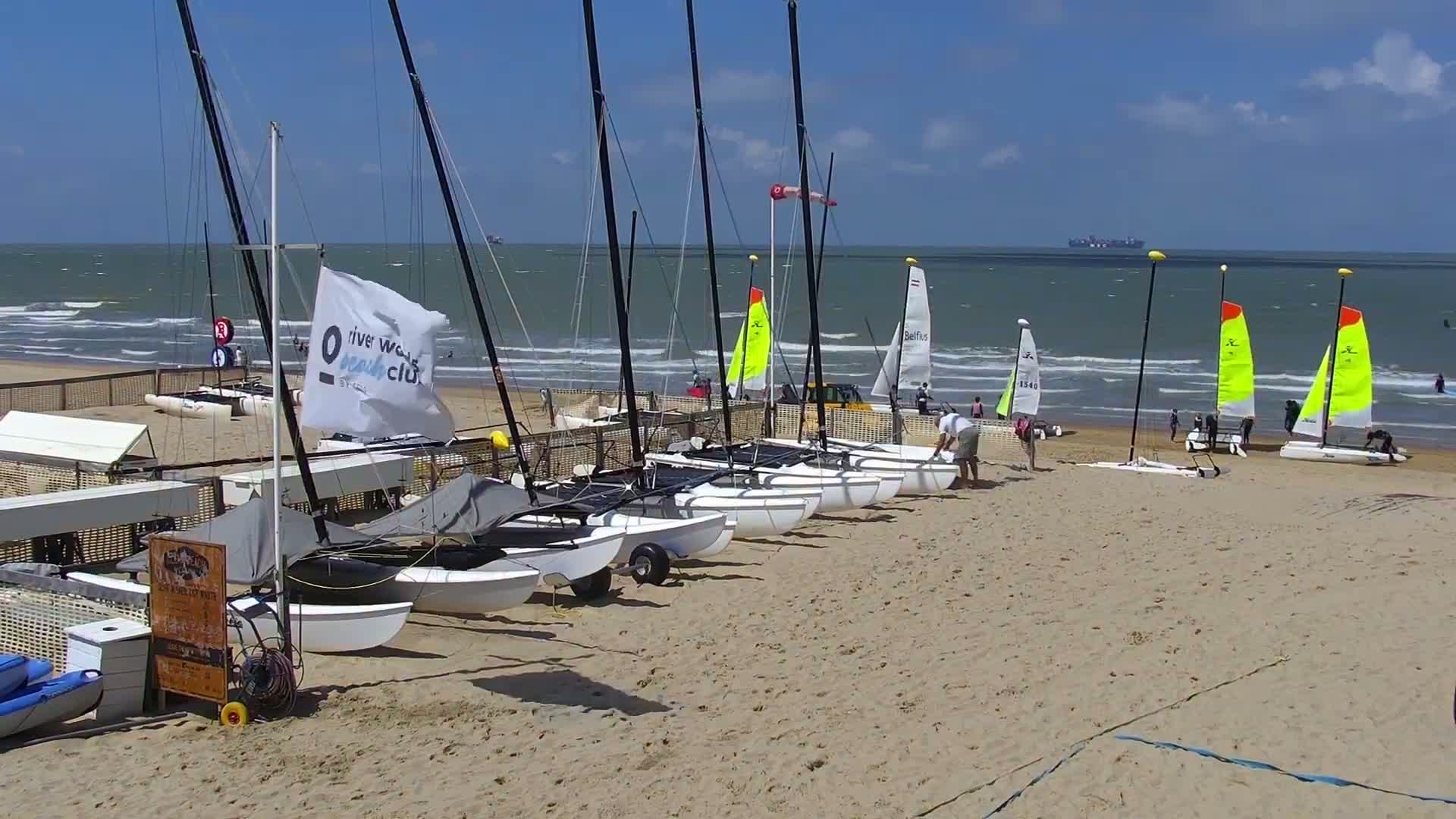 Knokke-Heist, Strand Het Zoute Beach Live Cam - Bruges, West Flanders (Flandre-Occidentale), Flemish (Flamande), Belgium
