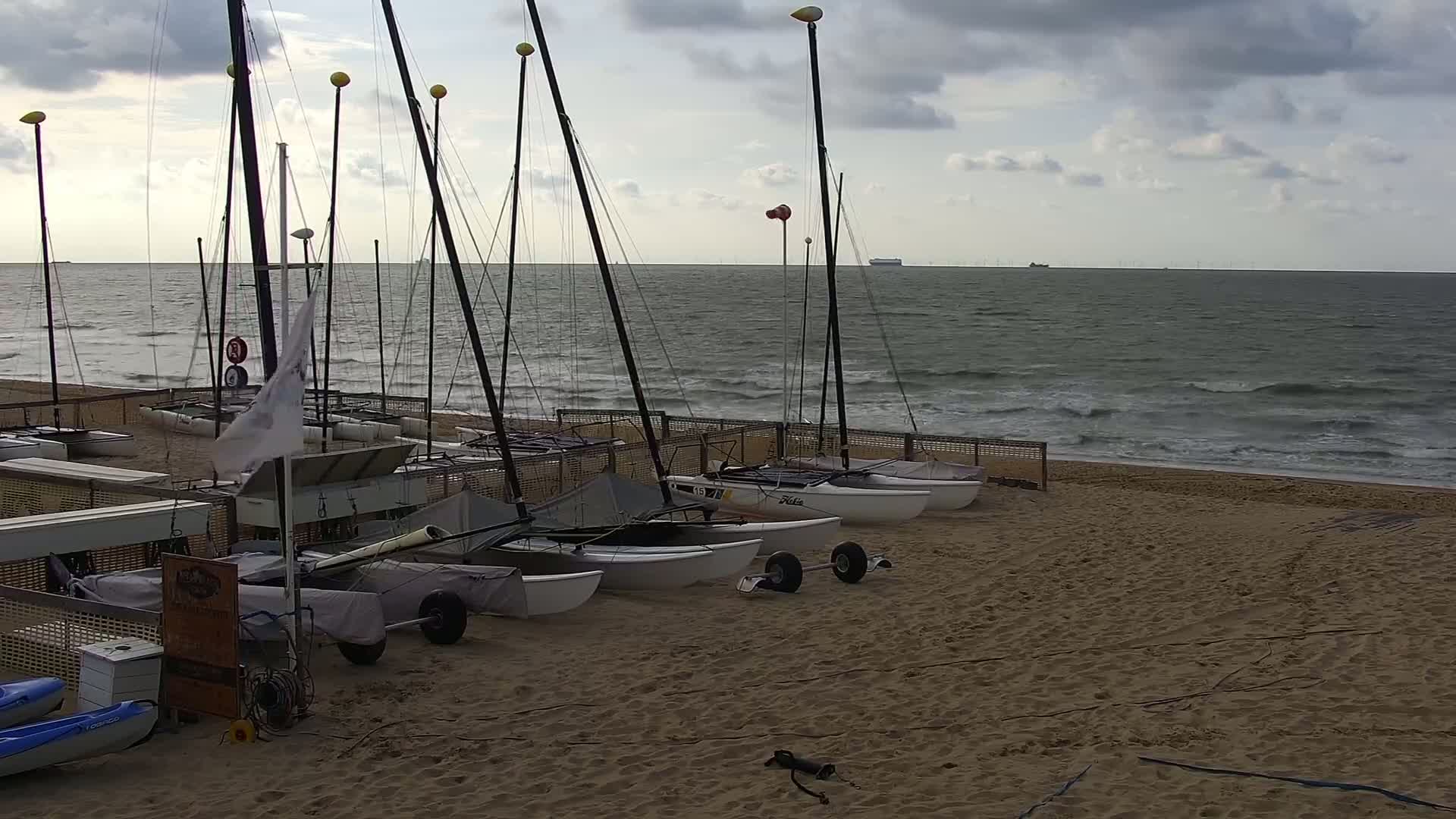 Knokke-Heist, Strand Het Zoute Beach Live Cam - Bruges, West Flanders (Flandre-Occidentale), Flemish (Flamande), Belgium