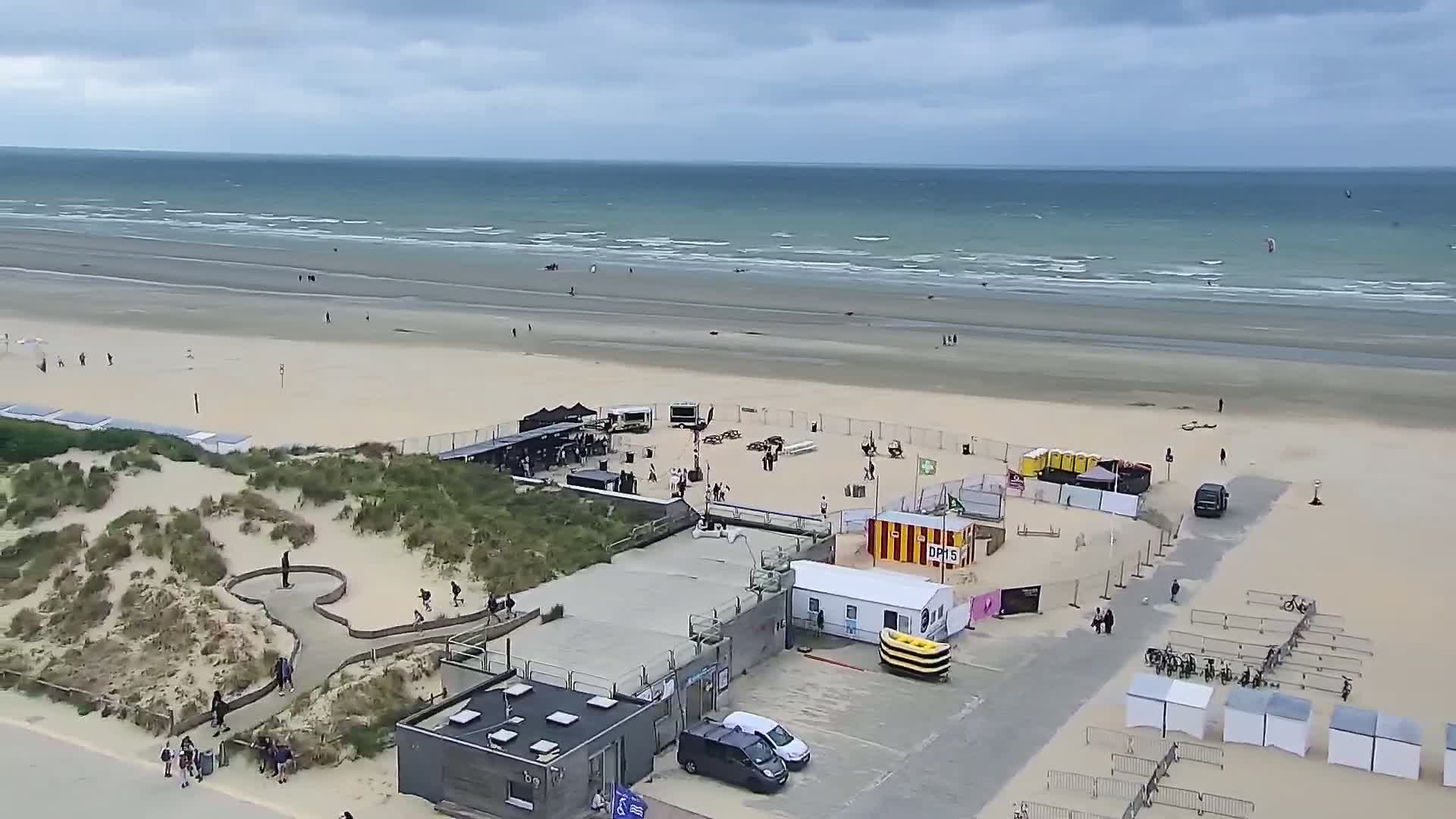 De Panne (La Panne), De Panne Strand Beach & Monument Leopold I /Geallieerden (Monument of the Allies) Live Cam - Veurne (Furnes), West Flanders (Flandre-Occidentale), Flemish (Flamande), Belgium