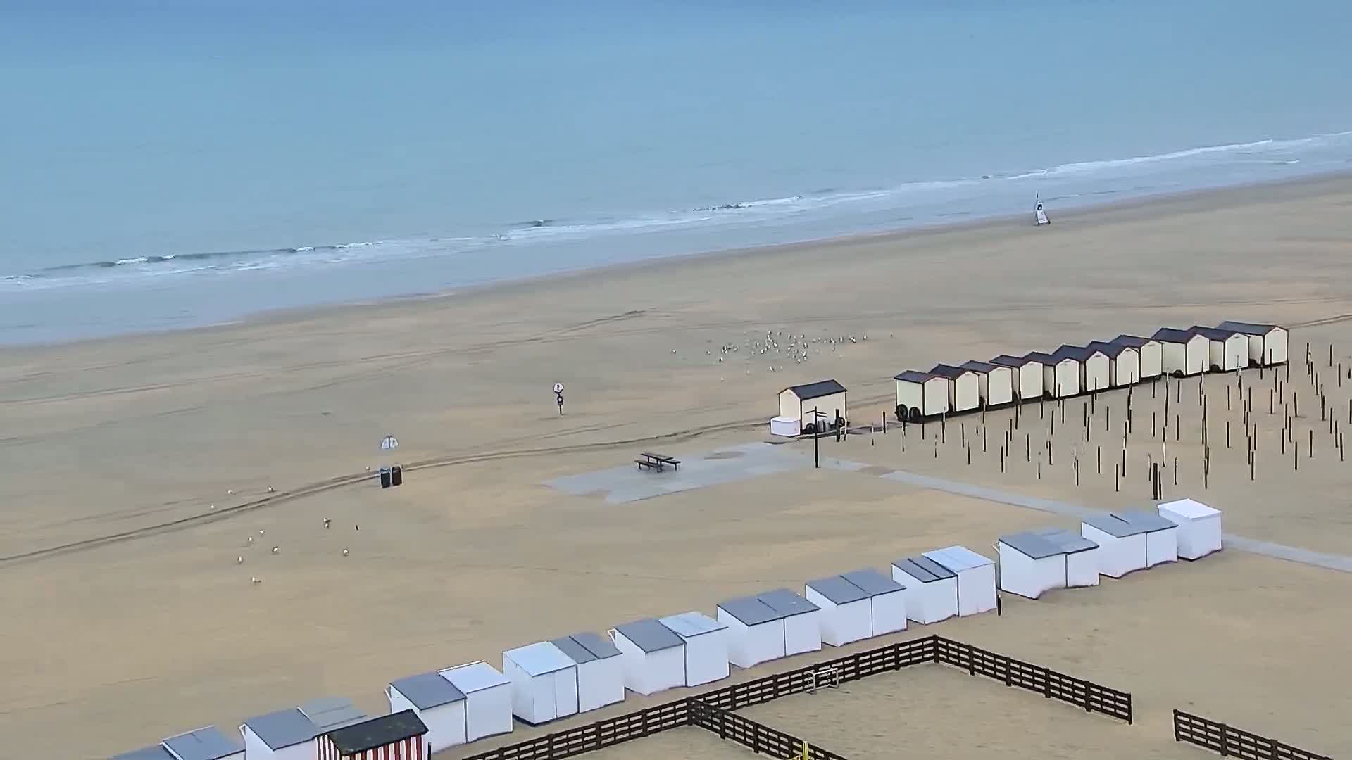 De Panne (La Panne), De Panne Strand Beach & Monument Leopold I /Geallieerden (Monument of the Allies) Live Cam - Veurne (Furnes), West Flanders (Flandre-Occidentale), Flemish (Flamande), Belgium