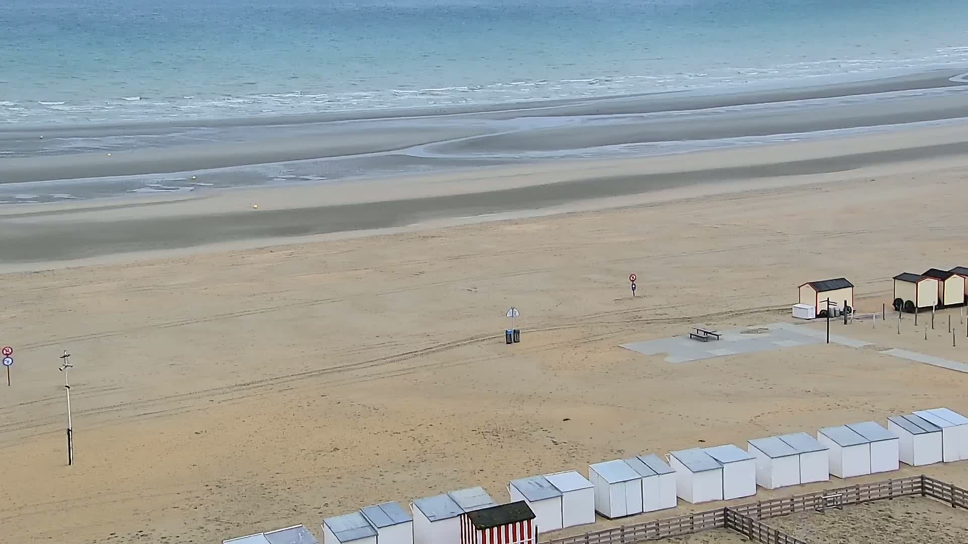De Panne (La Panne), De Panne Strand Beach & Monument Leopold I /Geallieerden (Monument of the Allies) Live Cam - Veurne (Furnes), West Flanders (Flandre-Occidentale), Flemish (Flamande), Belgium