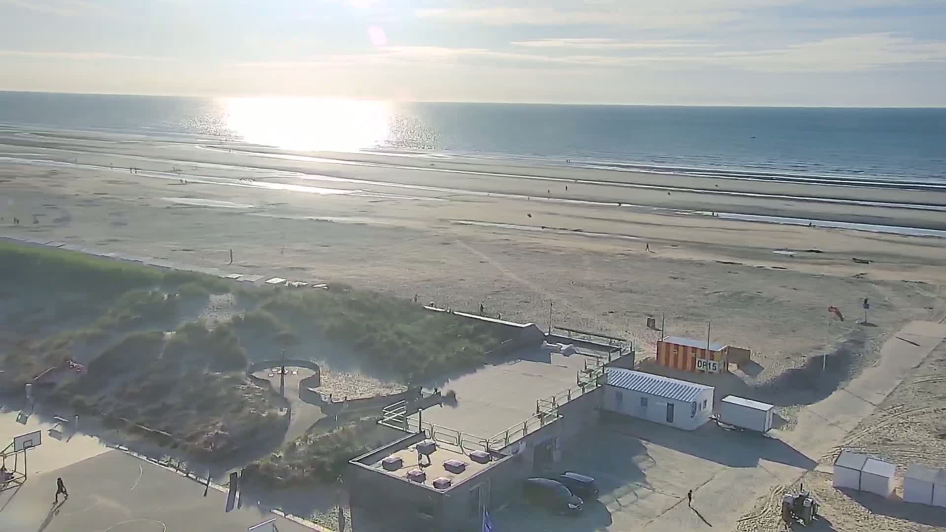 De Panne (La Panne), De Panne Strand Beach & Monument Leopold I /Geallieerden (Monument of the Allies) Live Cam - Veurne (Furnes), West Flanders (Flandre-Occidentale), Flemish (Flamande), Belgium