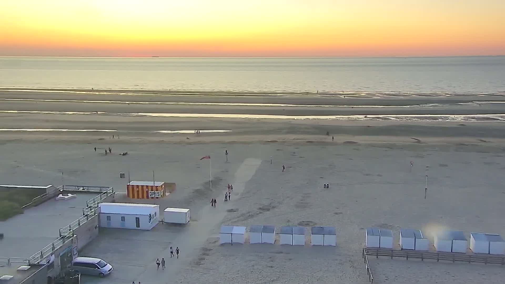 De Panne (La Panne), De Panne Strand Beach & Monument Leopold I /Geallieerden (Monument of the Allies) Live Cam - Veurne (Furnes), West Flanders (Flandre-Occidentale), Flemish (Flamande), Belgium