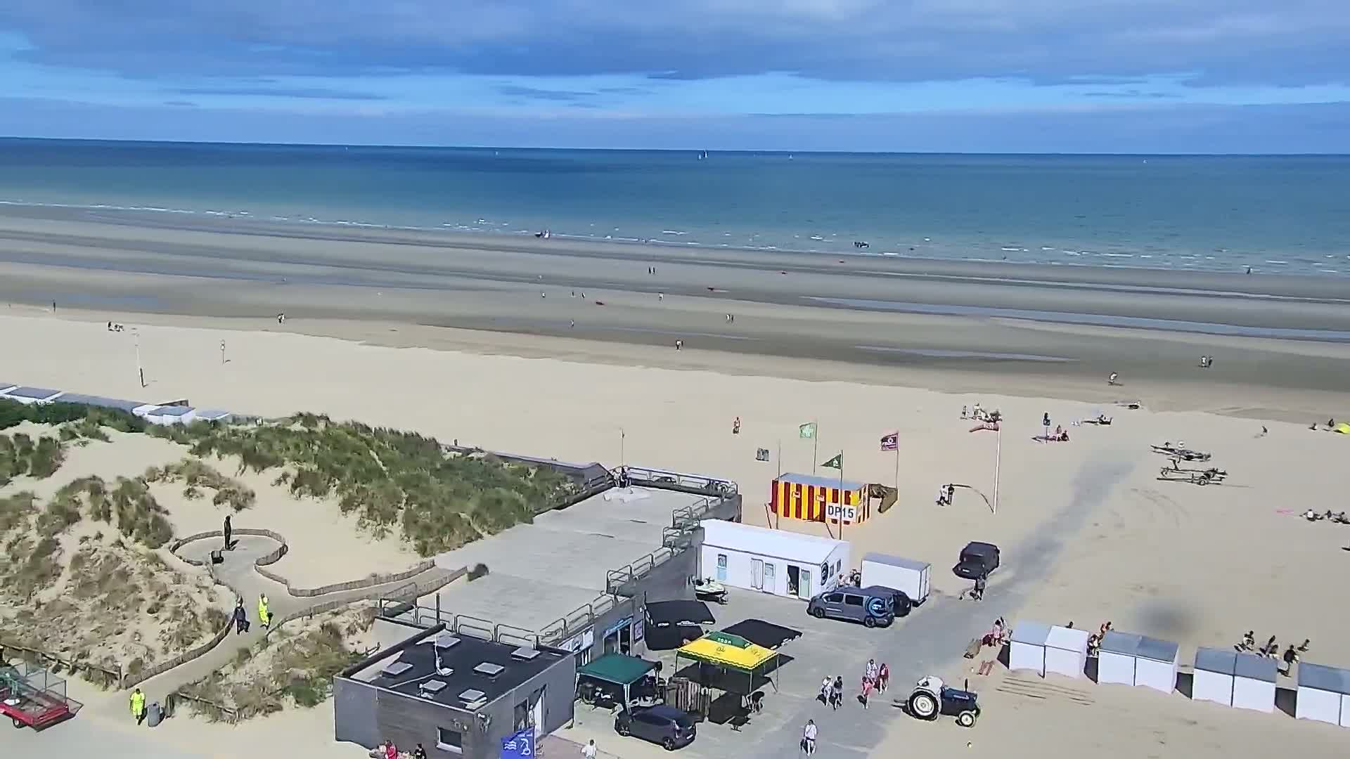 De Panne (La Panne), De Panne Strand Beach & Monument Leopold I /Geallieerden (Monument of the Allies) Live Cam - Veurne (Furnes), West Flanders (Flandre-Occidentale), Flemish (Flamande), Belgium