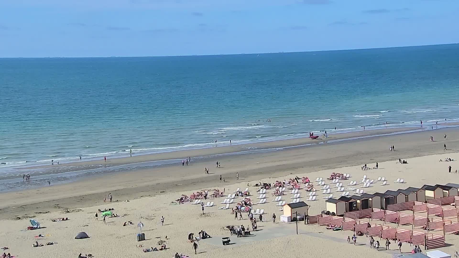 De Panne (La Panne), De Panne Strand Beach & Monument Leopold I /Geallieerden (Monument of the Allies) Live Cam - Veurne (Furnes), West Flanders (Flandre-Occidentale), Flemish (Flamande), Belgium