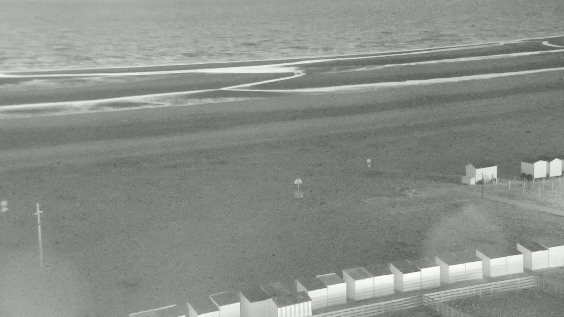 De Panne (La Panne), De Panne Strand Beach & Monument Leopold I /Geallieerden (Monument of the Allies) Live Cam - Veurne (Furnes), West Flanders (Flandre-Occidentale), Flemish (Flamande), Belgium