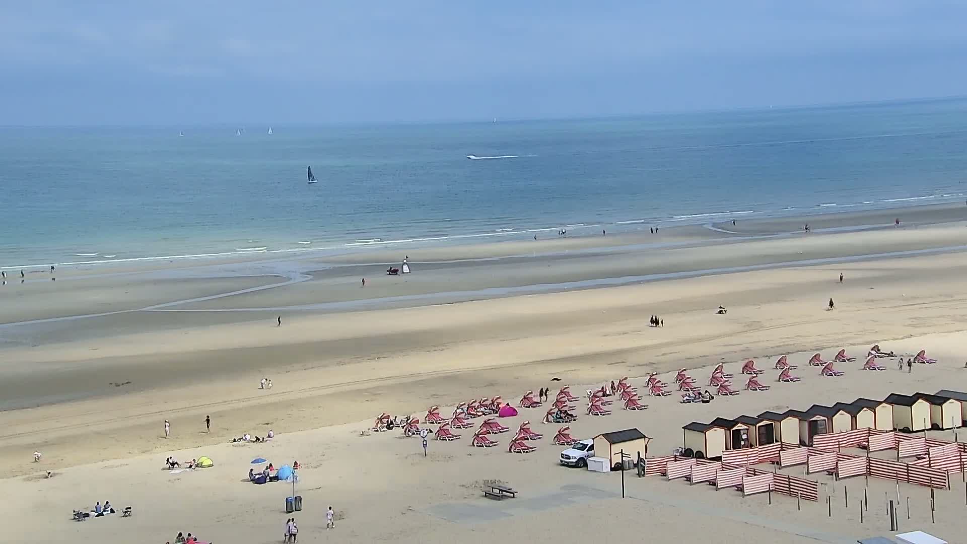 De Panne (La Panne), De Panne Strand Beach & Monument Leopold I /Geallieerden (Monument of the Allies) Live Cam - Veurne (Furnes), West Flanders (Flandre-Occidentale), Flemish (Flamande), Belgium