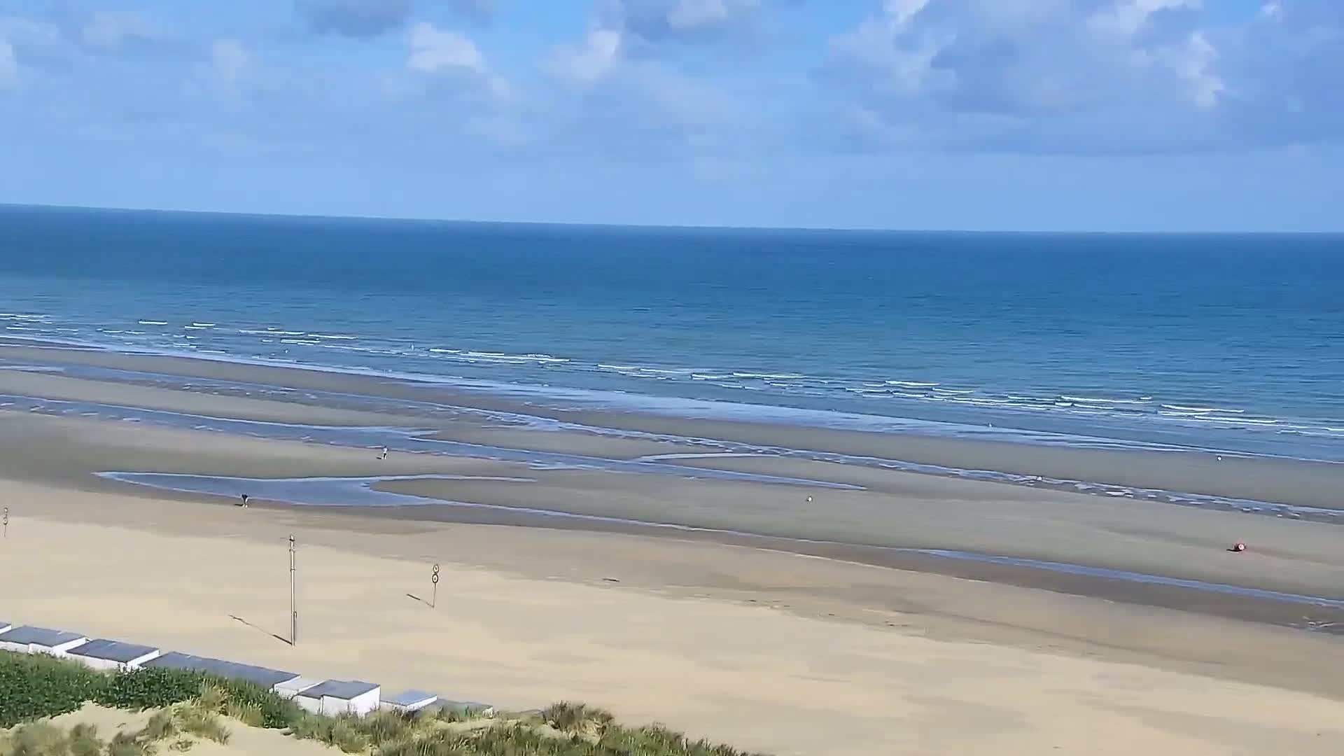 De Panne (La Panne), De Panne Strand Beach & Monument Leopold I /Geallieerden (Monument of the Allies) Live Cam - Veurne (Furnes), West Flanders (Flandre-Occidentale), Flemish (Flamande), Belgium