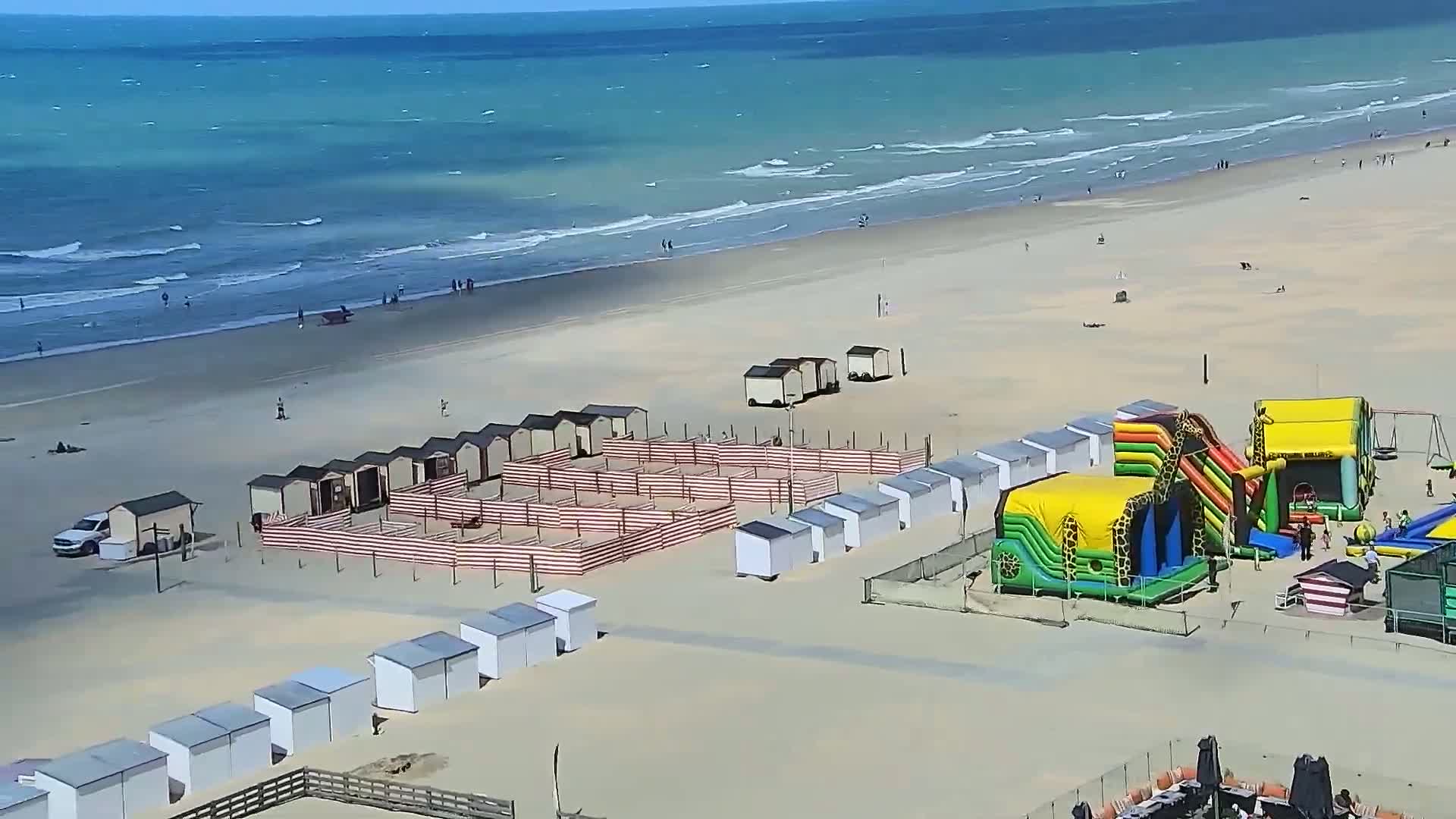 De Panne (La Panne), De Panne Strand Beach & Monument Leopold I /Geallieerden (Monument of the Allies) Live Cam - Veurne (Furnes), West Flanders (Flandre-Occidentale), Flemish (Flamande), Belgium