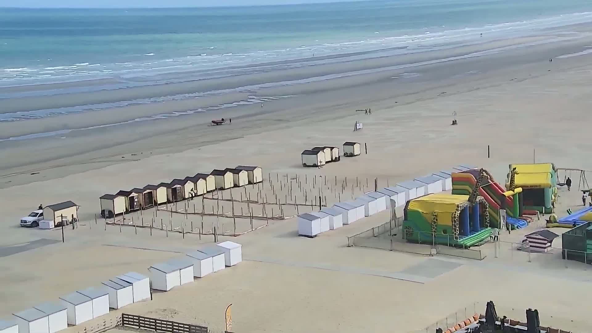 De Panne (La Panne), De Panne Strand Beach & Monument Leopold I /Geallieerden (Monument of the Allies) Live Cam - Veurne (Furnes), West Flanders (Flandre-Occidentale), Flemish (Flamande), Belgium