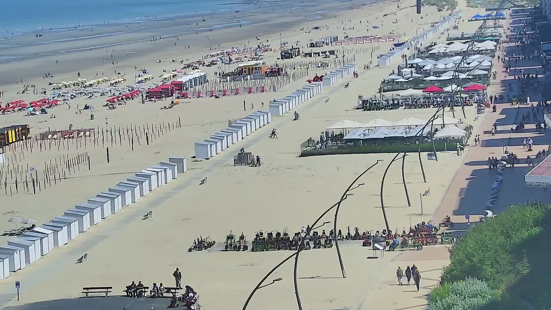 De Panne (La Panne), De Panne Strand Beach & Monument Leopold I /Geallieerden (Monument of the Allies) Live Cam - Veurne (Furnes), West Flanders (Flandre-Occidentale), Flemish (Flamande), Belgium
