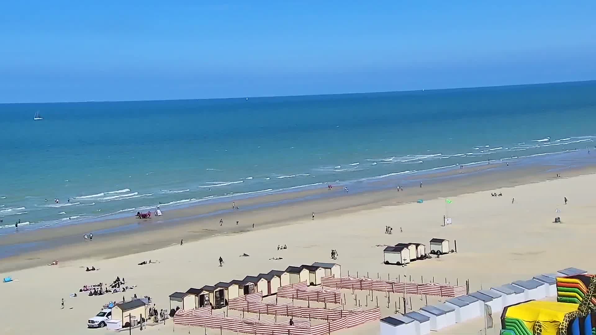 De Panne (La Panne), De Panne Strand Beach & Monument Leopold I /Geallieerden (Monument of the Allies) Live Cam - Veurne (Furnes), West Flanders (Flandre-Occidentale), Flemish (Flamande), Belgium