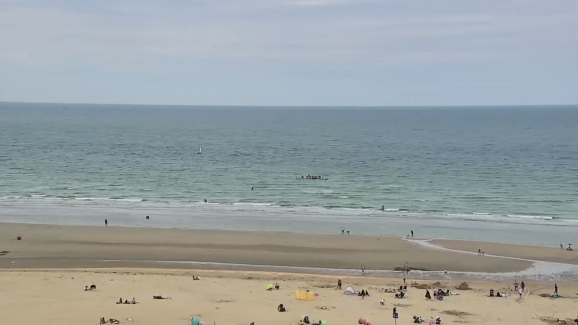 De Panne (La Panne), De Panne Strand Beach & Monument Leopold I /Geallieerden (Monument of the Allies) Live Cam - Veurne (Furnes), West Flanders (Flandre-Occidentale), Flemish (Flamande), Belgium