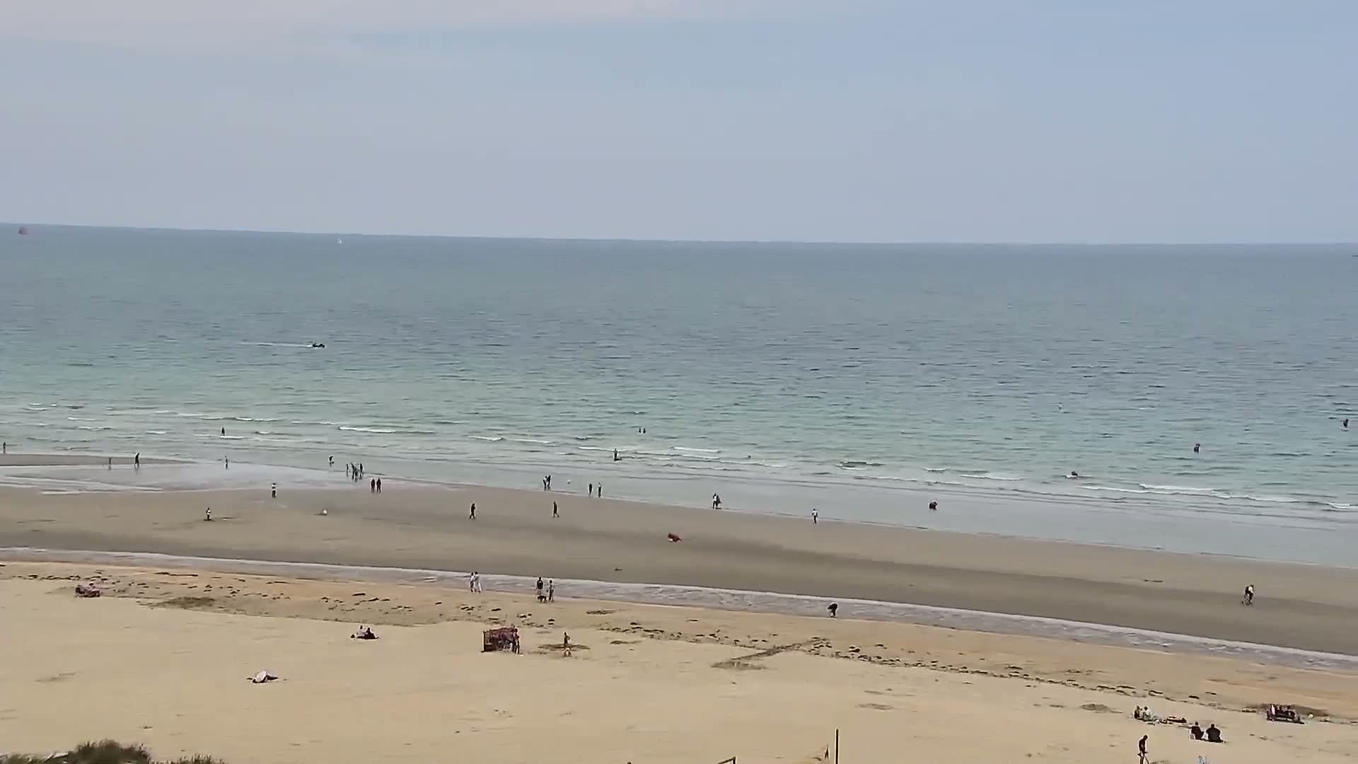 De Panne (La Panne), De Panne Strand Beach & Monument Leopold I /Geallieerden (Monument of the Allies) Live Cam - Veurne (Furnes), West Flanders (Flandre-Occidentale), Flemish (Flamande), Belgium