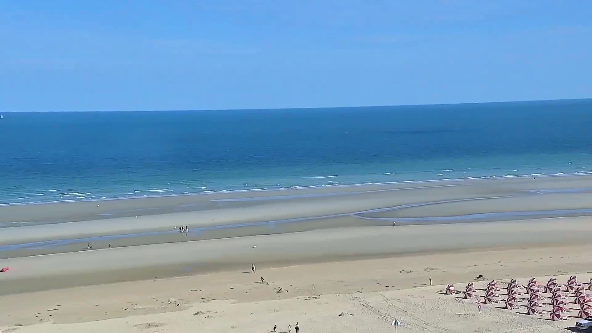 De Panne (La Panne), De Panne Strand Beach & Monument Leopold I /Geallieerden (Monument of the Allies) Live Cam - Veurne (Furnes), West Flanders (Flandre-Occidentale), Flemish (Flamande), Belgium