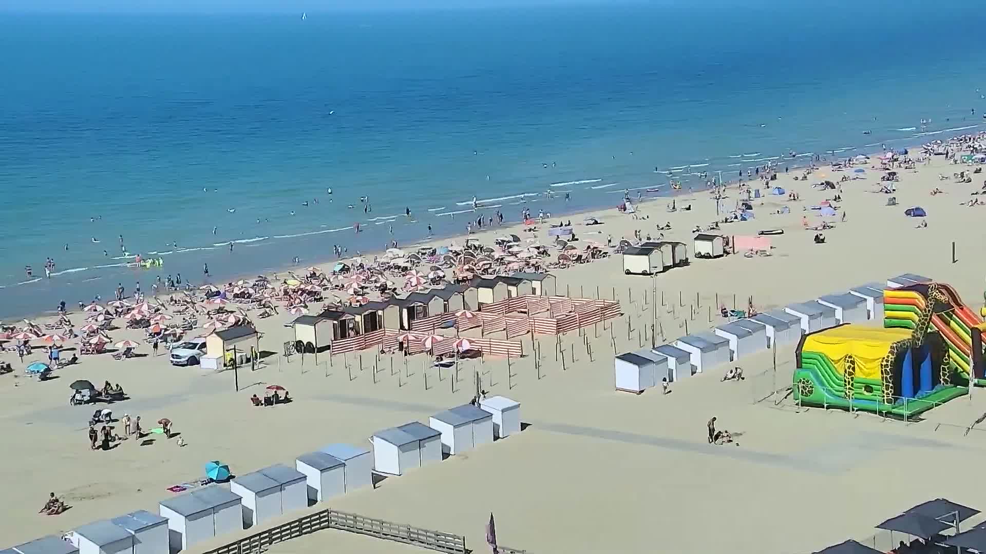 De Panne (La Panne), De Panne Strand Beach & Monument Leopold I /Geallieerden (Monument of the Allies) Live Cam - Veurne (Furnes), West Flanders (Flandre-Occidentale), Flemish (Flamande), Belgium