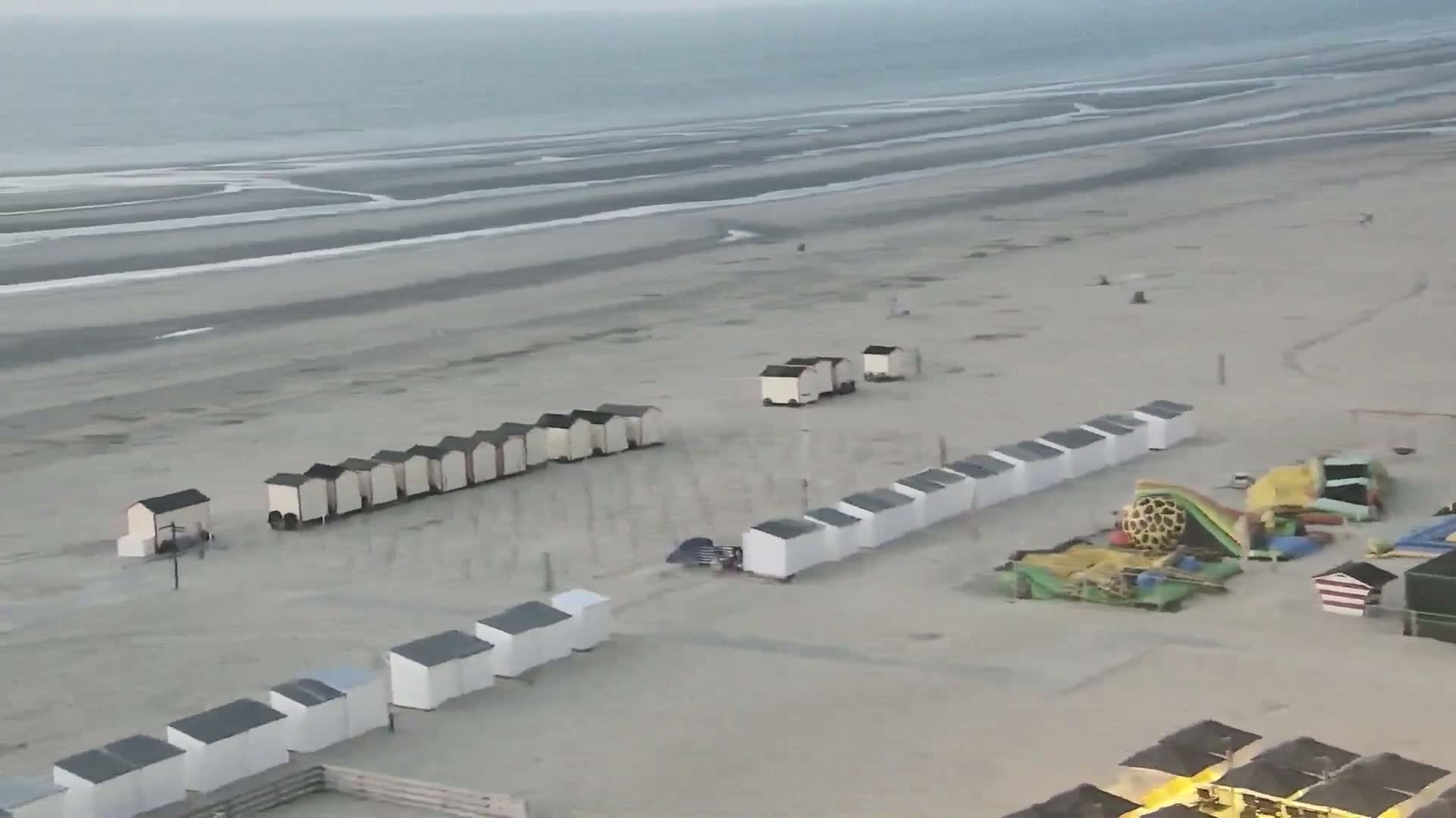De Panne (La Panne), De Panne Strand Beach & Monument Leopold I /Geallieerden (Monument of the Allies) Live Cam - Veurne (Furnes), West Flanders (Flandre-Occidentale), Flemish (Flamande), Belgium