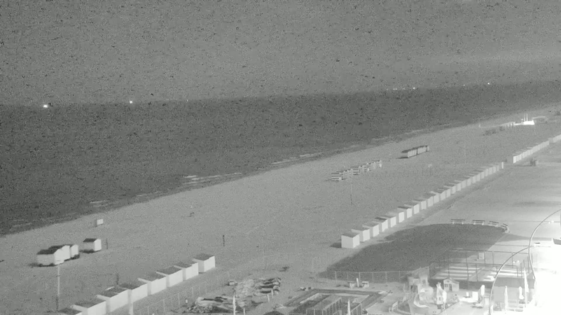 De Panne (La Panne), De Panne Strand Beach & Monument Leopold I /Geallieerden (Monument of the Allies) Live Cam - Veurne (Furnes), West Flanders (Flandre-Occidentale), Flemish (Flamande), Belgium