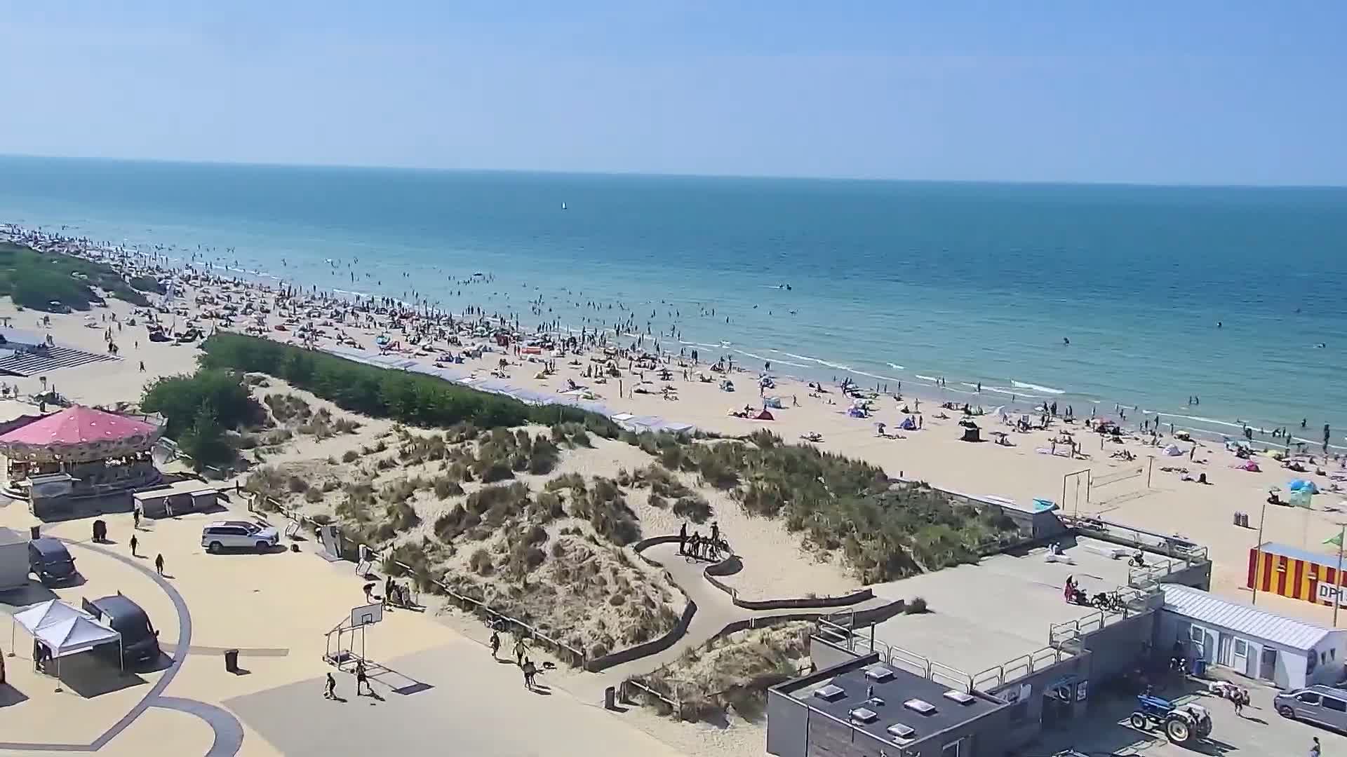 De Panne (La Panne), De Panne Strand Beach & Monument Leopold I /Geallieerden (Monument of the Allies) Live Cam - Veurne (Furnes), West Flanders (Flandre-Occidentale), Flemish (Flamande), Belgium