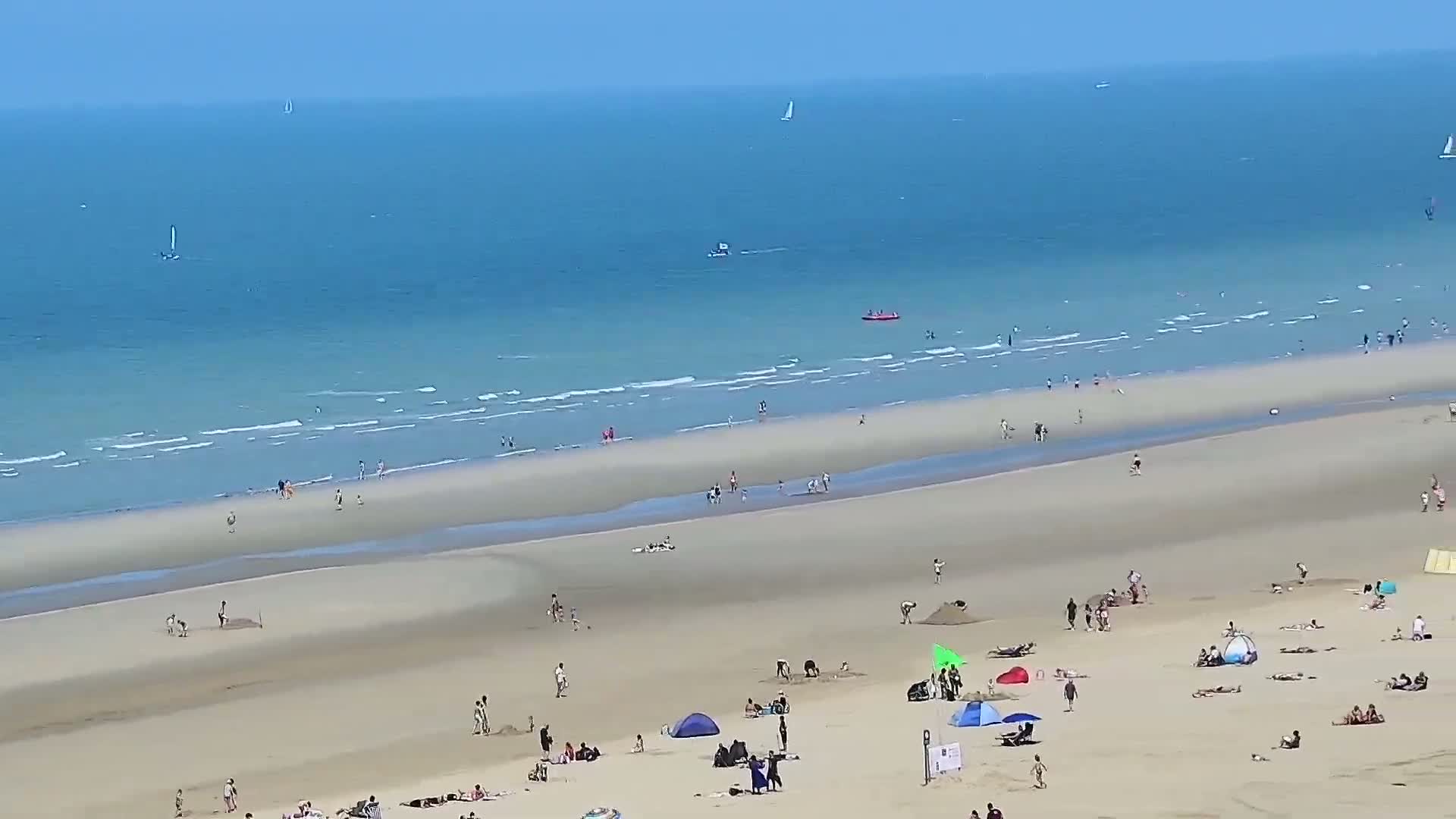 De Panne (La Panne), De Panne Strand Beach & Monument Leopold I /Geallieerden (Monument of the Allies) Live Cam - Veurne (Furnes), West Flanders (Flandre-Occidentale), Flemish (Flamande), Belgium