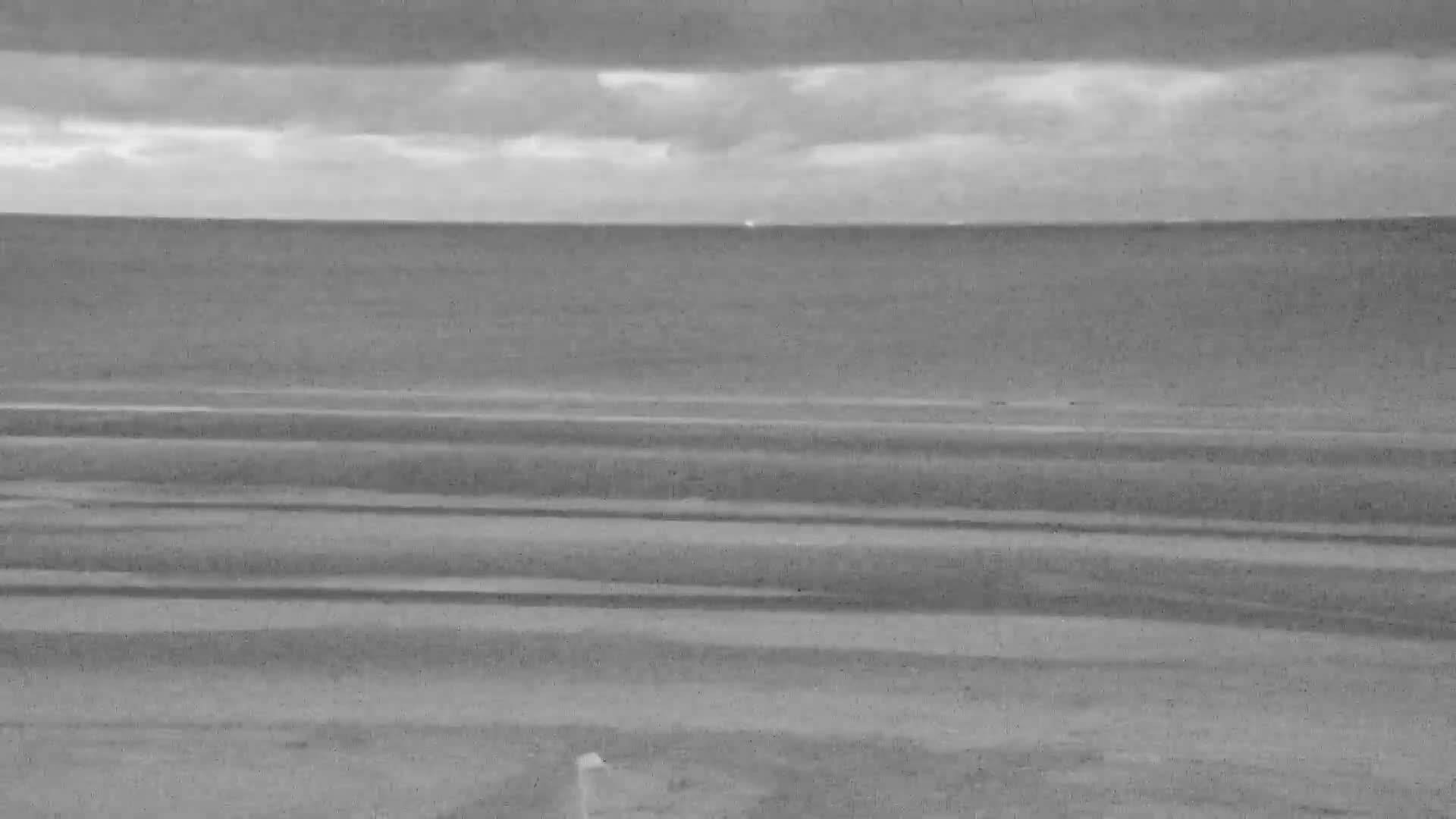 De Panne (La Panne), De Panne Strand Beach & Monument Leopold I /Geallieerden (Monument of the Allies) Live Cam - Veurne (Furnes), West Flanders (Flandre-Occidentale), Flemish (Flamande), Belgium