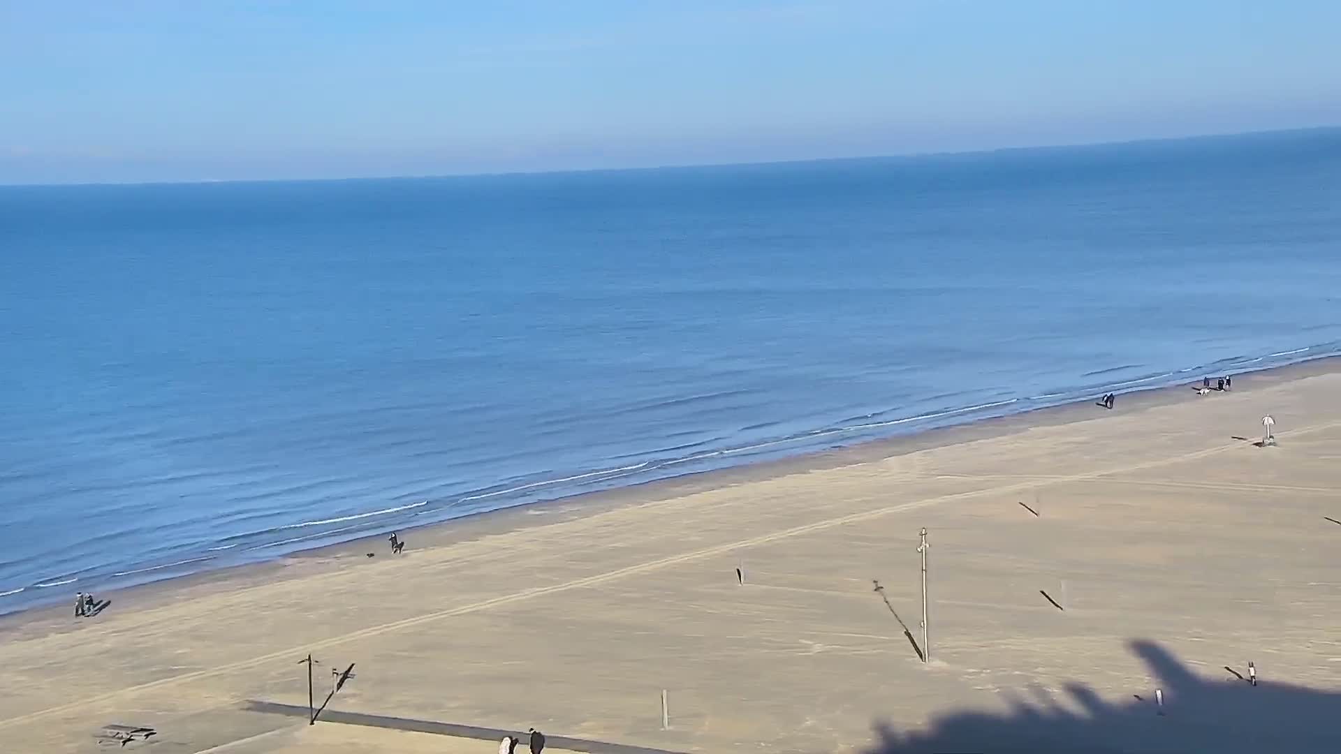 De Panne (La Panne), De Panne Strand Beach & Monument Leopold I /Geallieerden (Monument of the Allies) Live Cam - Veurne (Furnes), West Flanders (Flandre-Occidentale), Flemish (Flamande), Belgium