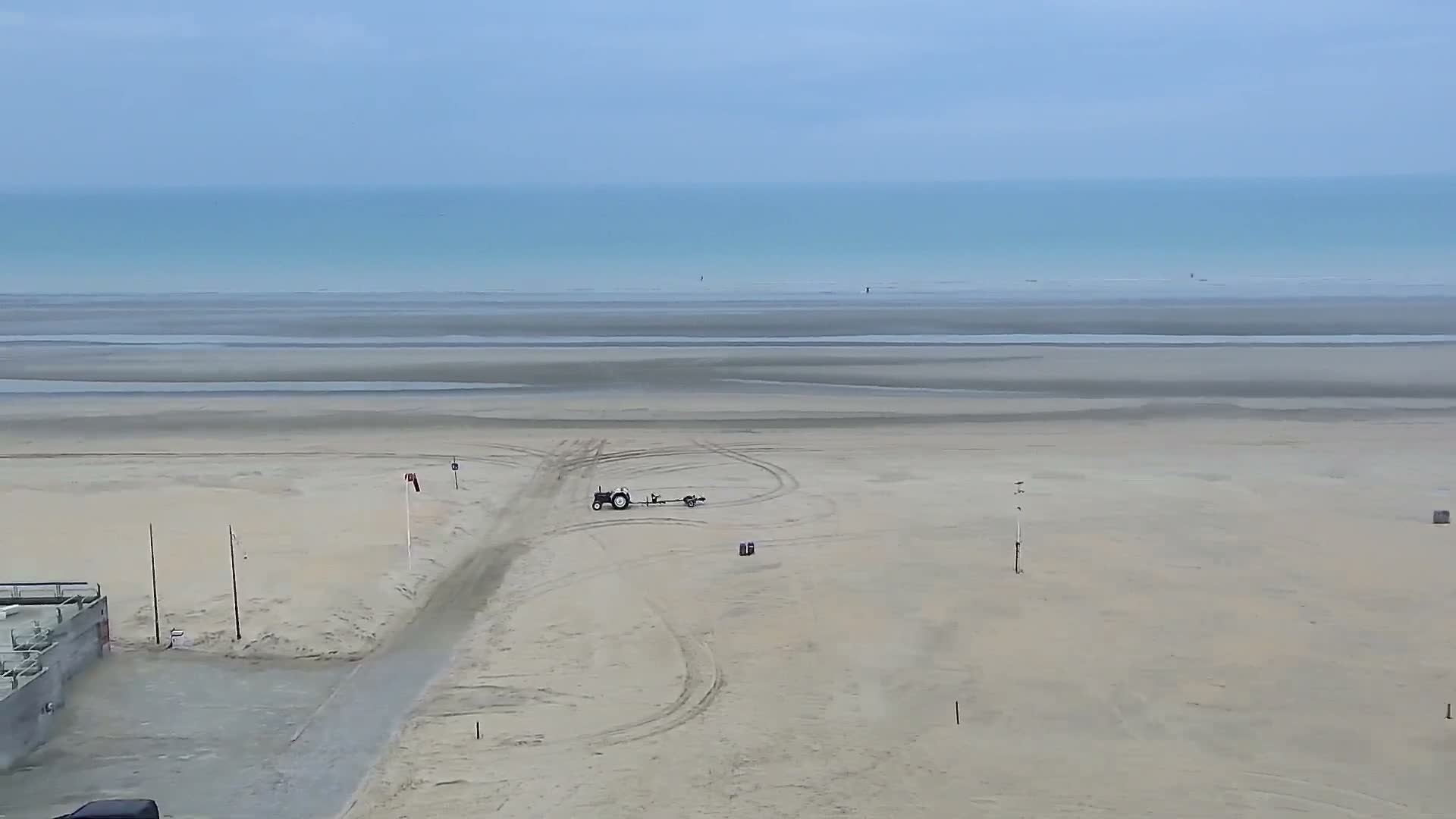 De Panne (La Panne), De Panne Strand Beach & Monument Leopold I /Geallieerden (Monument of the Allies) Live Cam - Veurne (Furnes), West Flanders (Flandre-Occidentale), Flemish (Flamande), Belgium