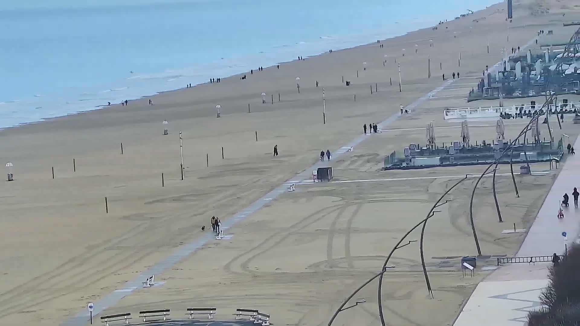 De Panne (La Panne), De Panne Strand Beach & Monument Leopold I /Geallieerden (Monument of the Allies) Live Cam - Veurne (Furnes), West Flanders (Flandre-Occidentale), Flemish (Flamande), Belgium