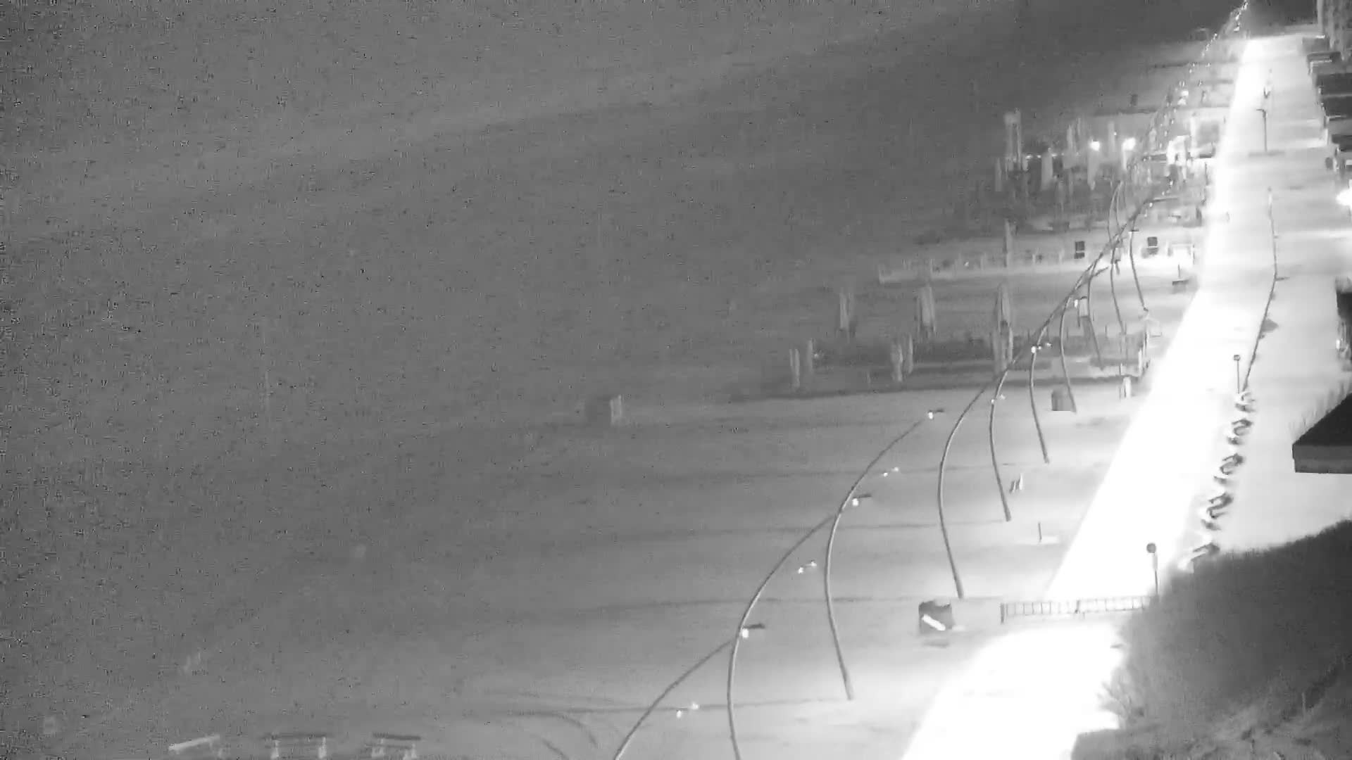 De Panne (La Panne), De Panne Strand Beach & Monument Leopold I /Geallieerden (Monument of the Allies) Live Cam - Veurne (Furnes), West Flanders (Flandre-Occidentale), Flemish (Flamande), Belgium