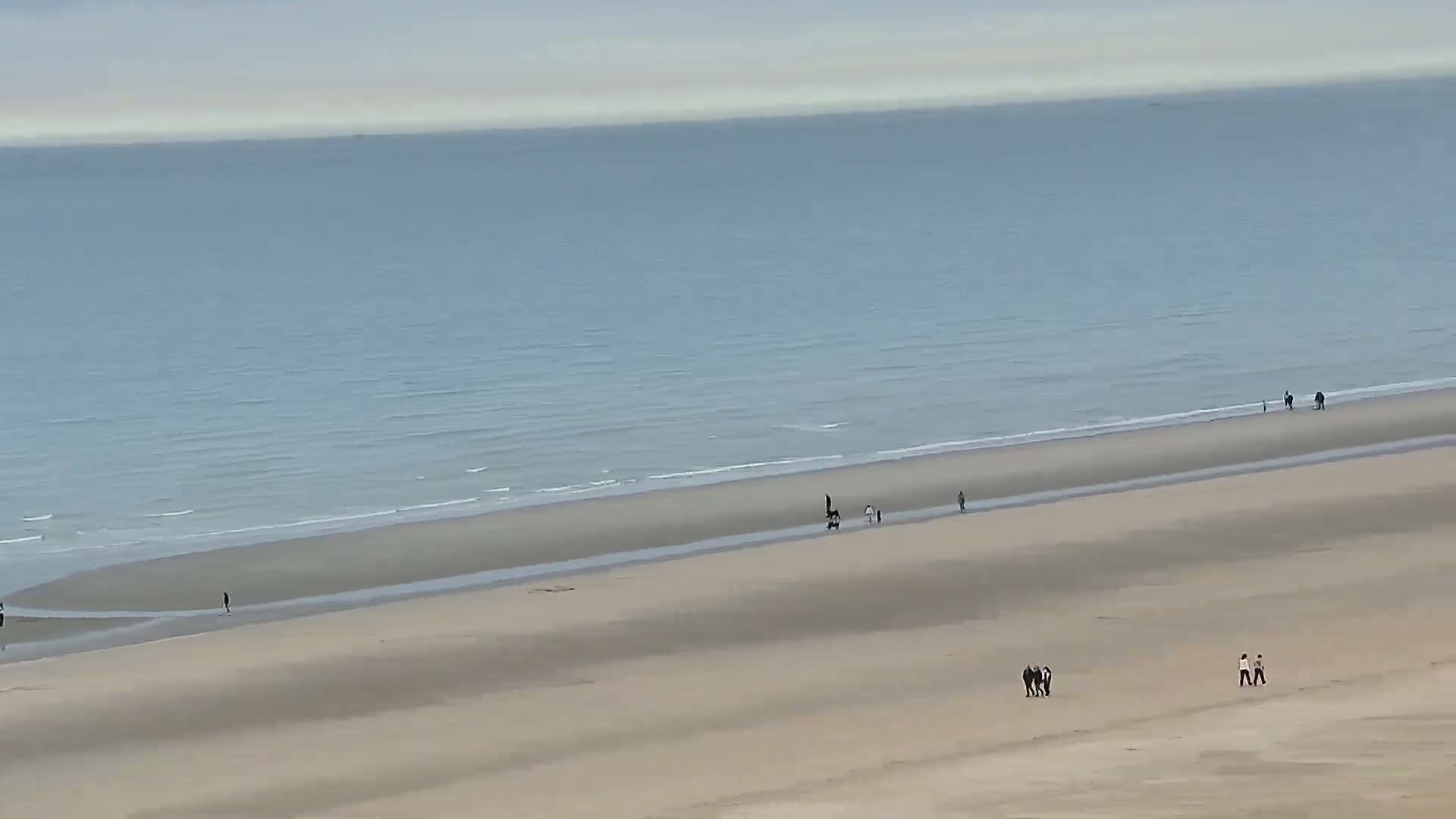 De Panne (La Panne), De Panne Strand Beach & Monument Leopold I /Geallieerden (Monument of the Allies) Live Cam - Veurne (Furnes), West Flanders (Flandre-Occidentale), Flemish (Flamande), Belgium