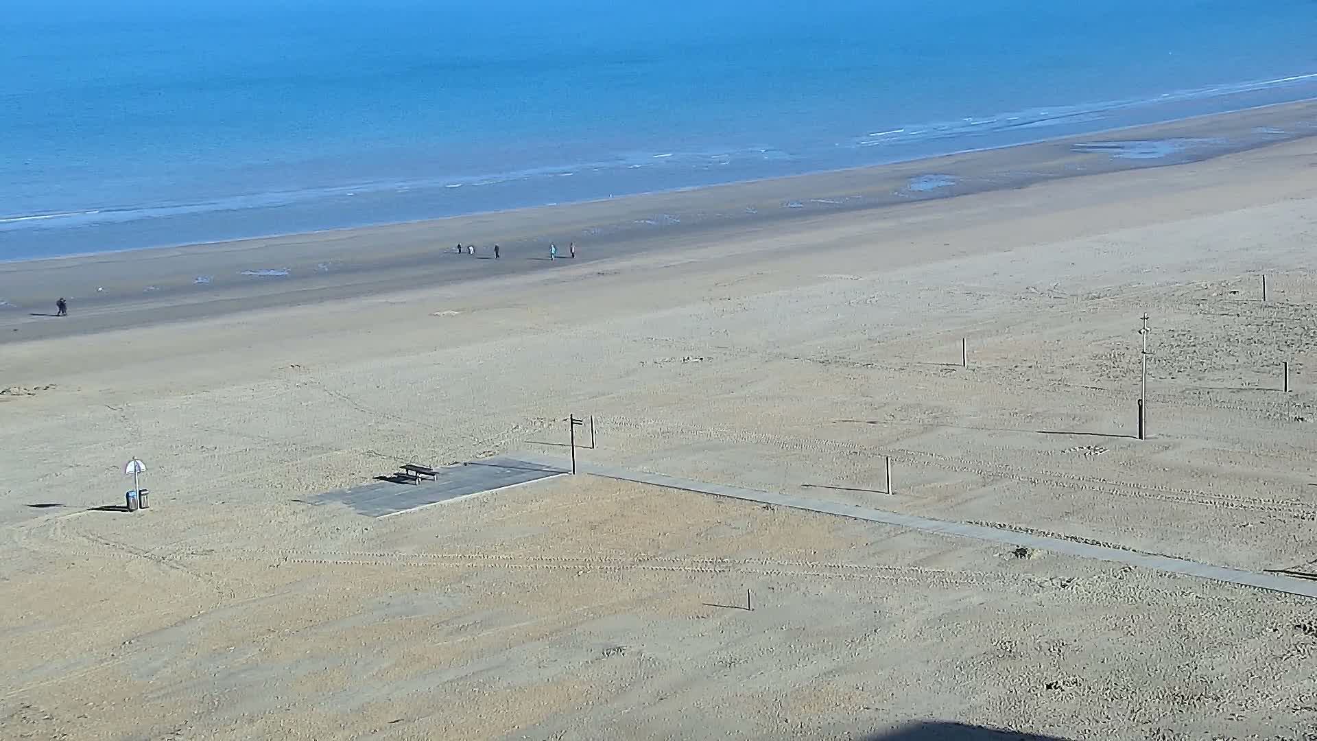 De Panne (La Panne), De Panne Strand Beach & Monument Leopold I /Geallieerden (Monument of the Allies) Live Cam - Veurne (Furnes), West Flanders (Flandre-Occidentale), Flemish (Flamande), Belgium