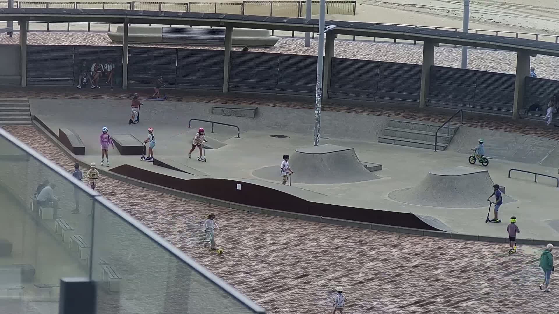 Wenduine, Strand van Wenduine Beach Live Cam - Ostend(Ostende), West Flanders (Flandre-Occidentale), Flemish (Flamande), Belgium