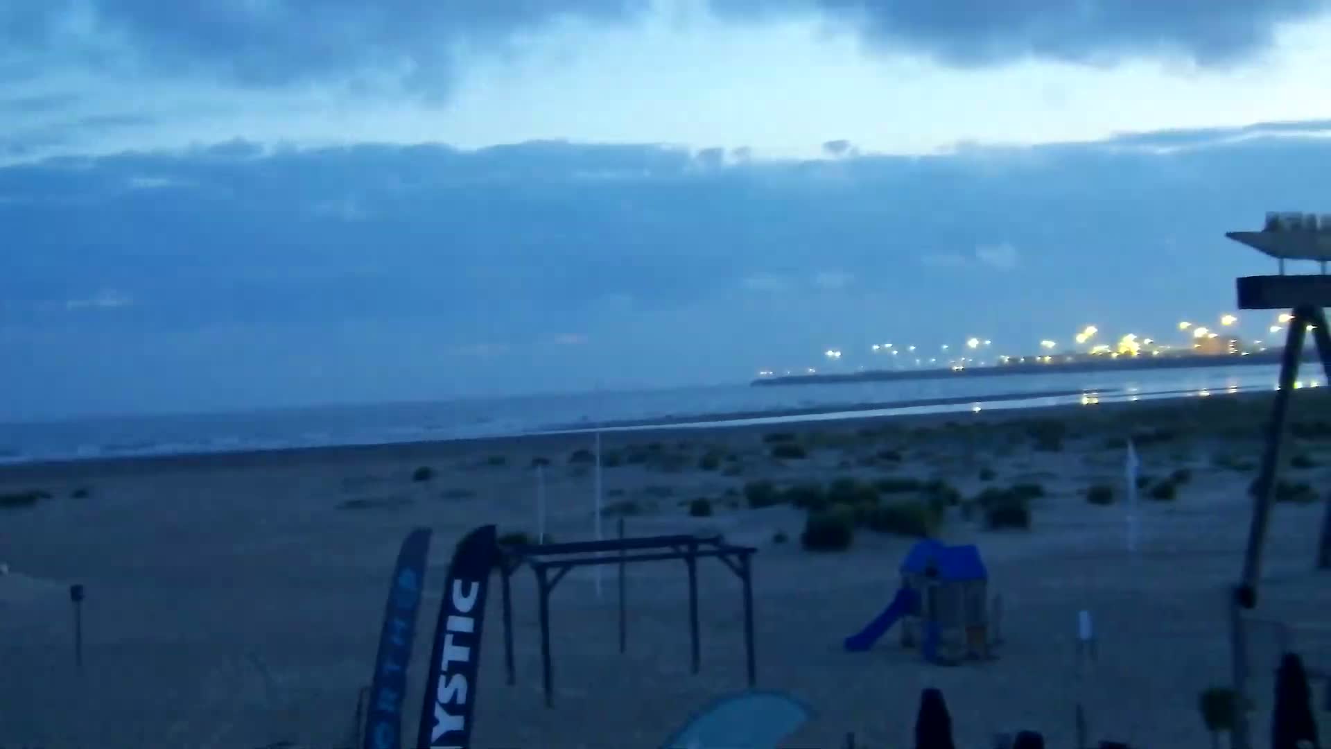 Zeebrugge, Strand Zeebrugge  Beach & Port Live Cam -  Bruges, West Flanders (Flandre-Occidentale), Flemish (Flamande), Belgium