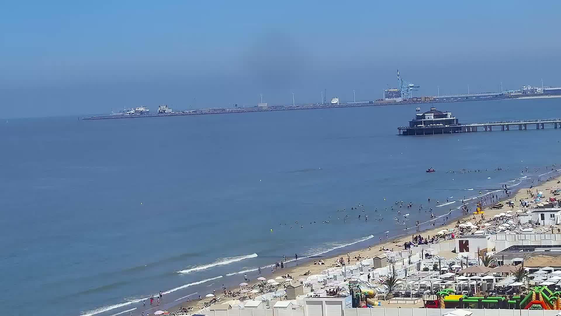 Blankenberge, Strand van Blankenberge Beach & Belgium Pier Live Cam - Bruges, West Flanders (Flandre-Occidentale), Flemish (Flamande), Belgium