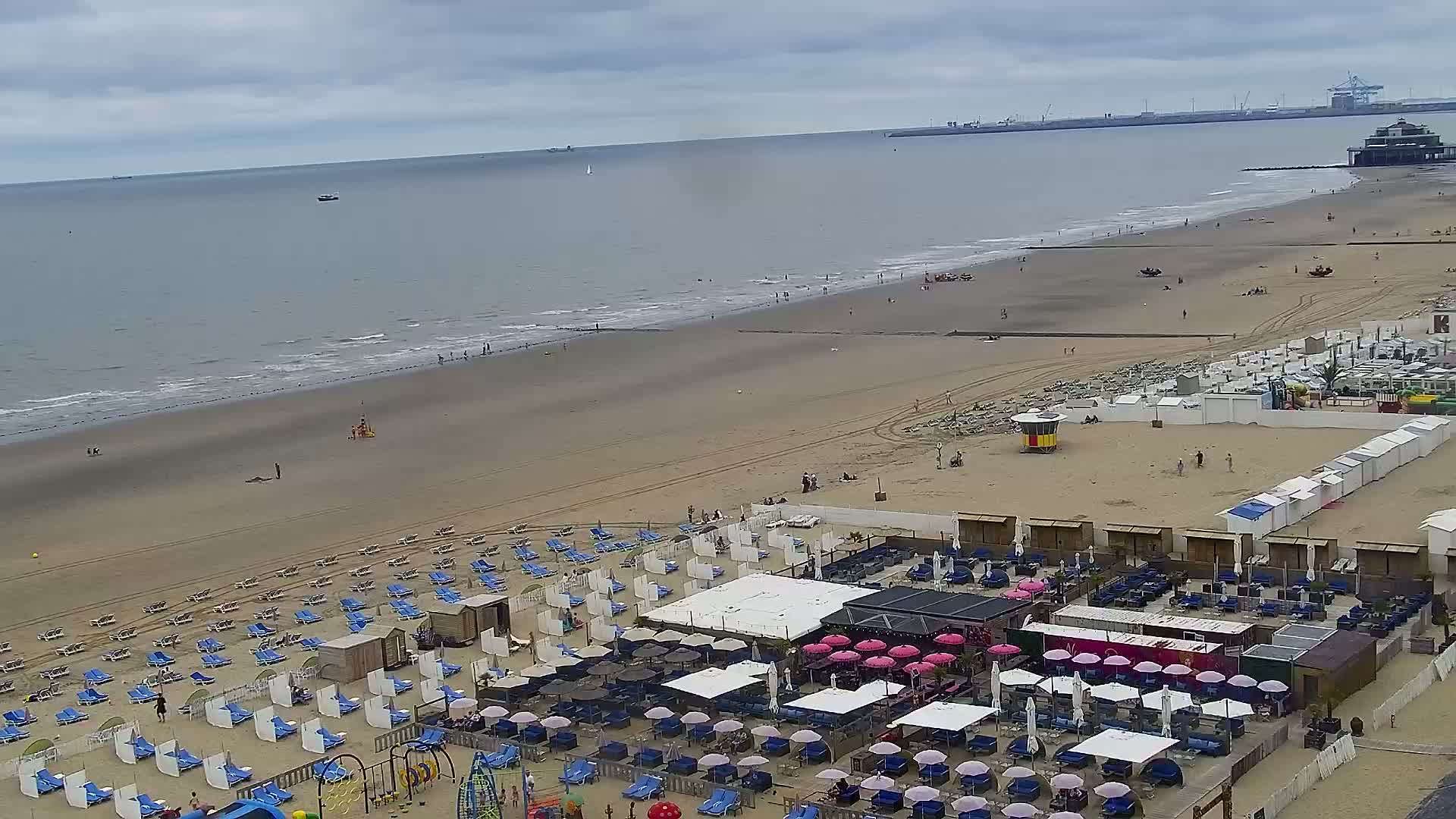 Blankenberge, Strand van Blankenberge Beach & Belgium Pier Live Cam - Bruges, West Flanders (Flandre-Occidentale), Flemish (Flamande), Belgium