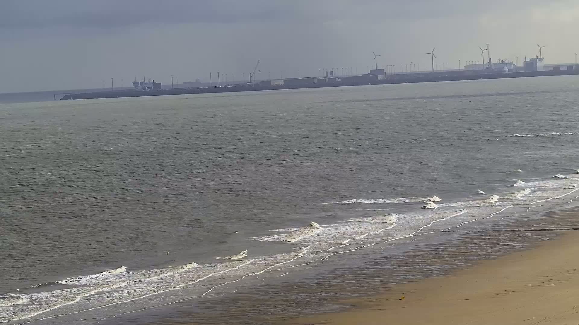 Blankenberge, Strand van Blankenberge Beach & Belgium Pier Live Cam - Bruges, West Flanders (Flandre-Occidentale), Flemish (Flamande), Belgium
