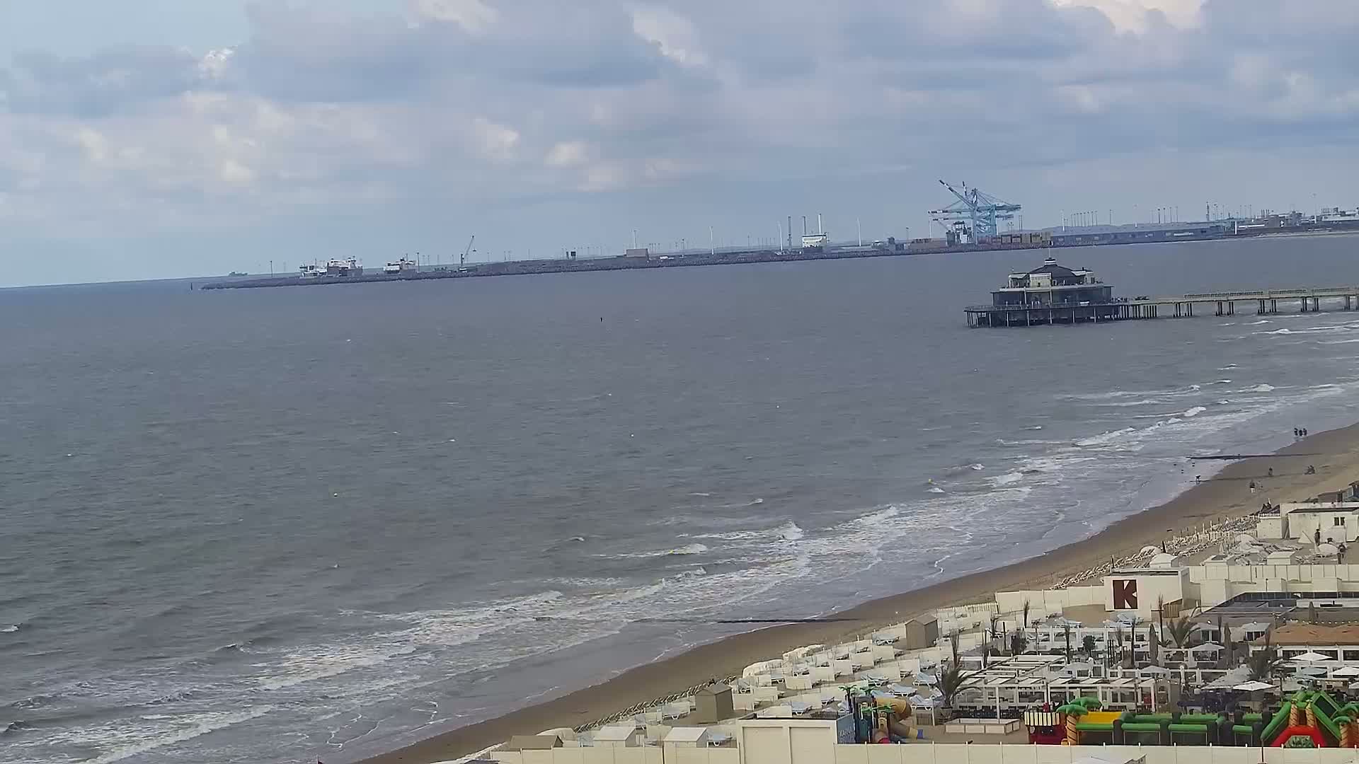 Blankenberge, Strand van Blankenberge Beach & Belgium Pier Live Cam - Bruges, West Flanders (Flandre-Occidentale), Flemish (Flamande), Belgium