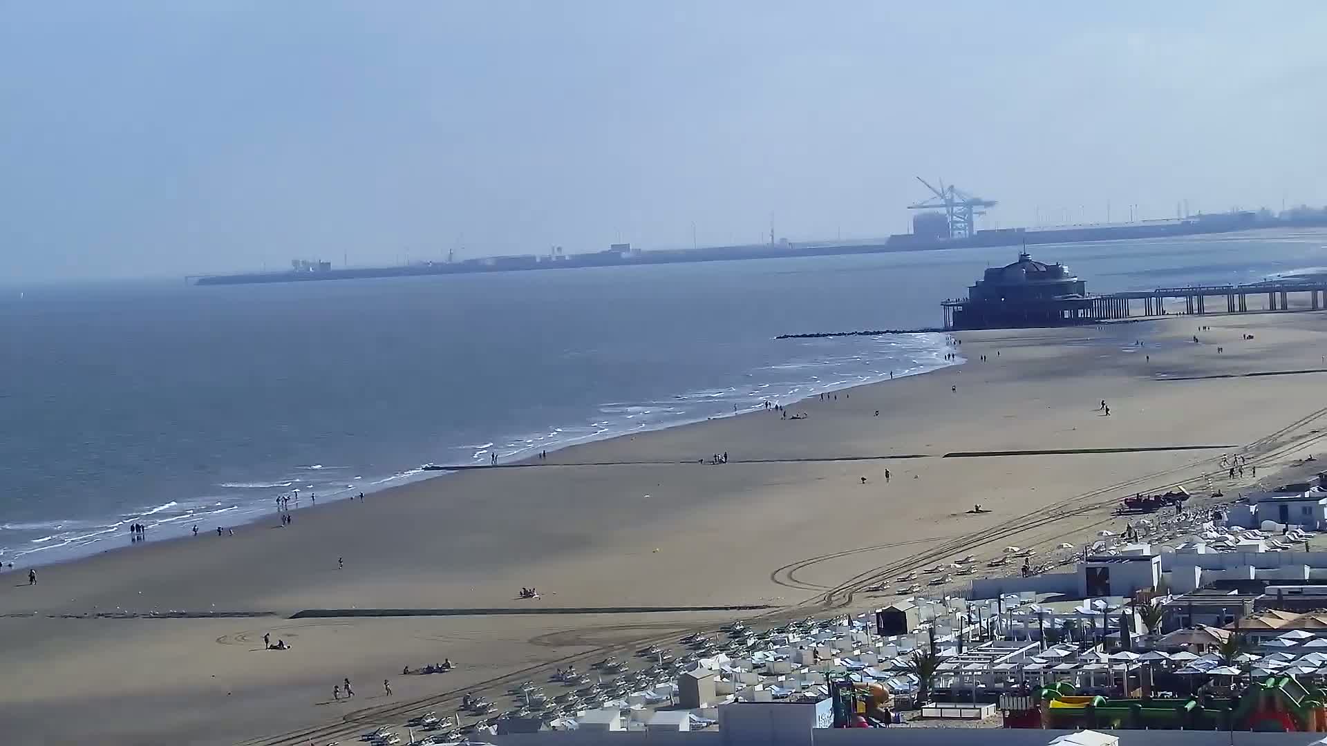 Blankenberge, Strand van Blankenberge Beach & Belgium Pier Live Cam - Bruges, West Flanders (Flandre-Occidentale), Flemish (Flamande), Belgium
