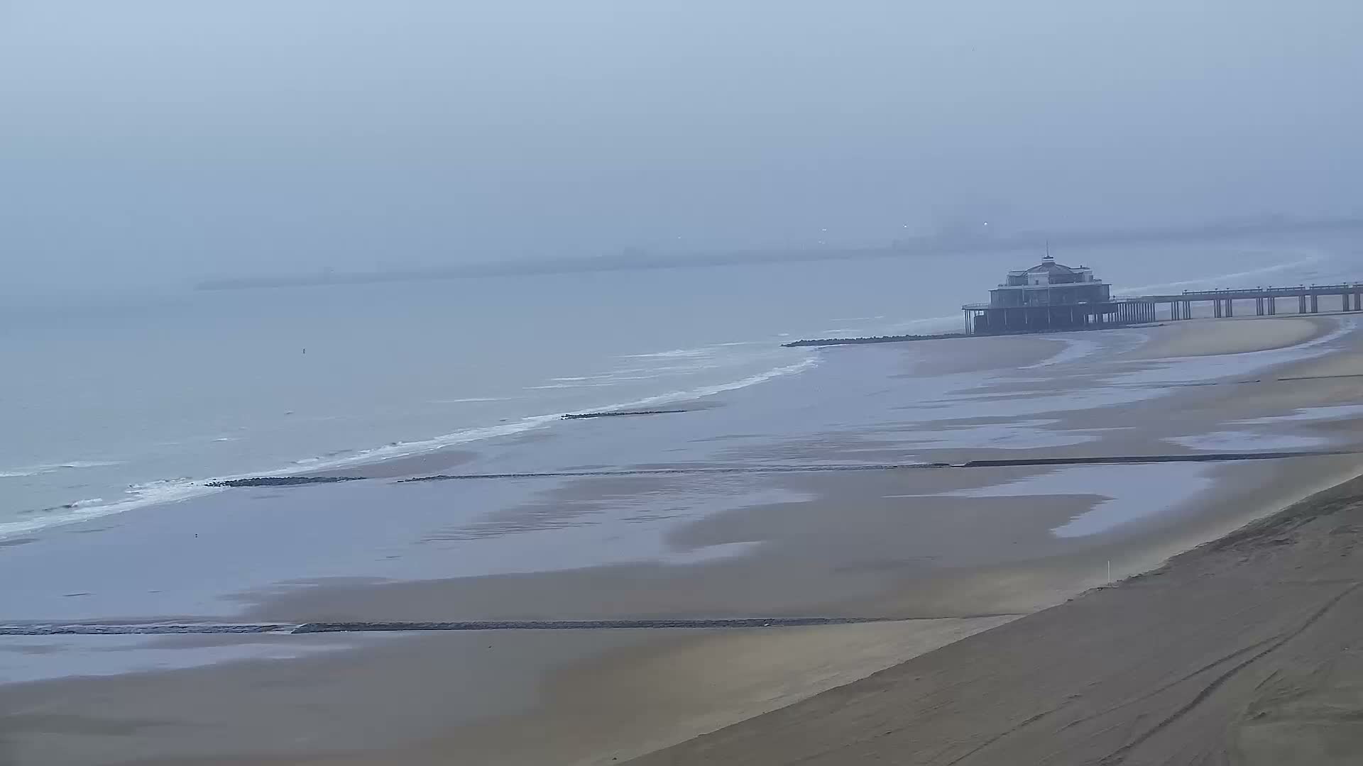 Blankenberge, Strand van Blankenberge Beach & Belgium Pier Live Cam - Bruges, West Flanders (Flandre-Occidentale), Flemish (Flamande), Belgium