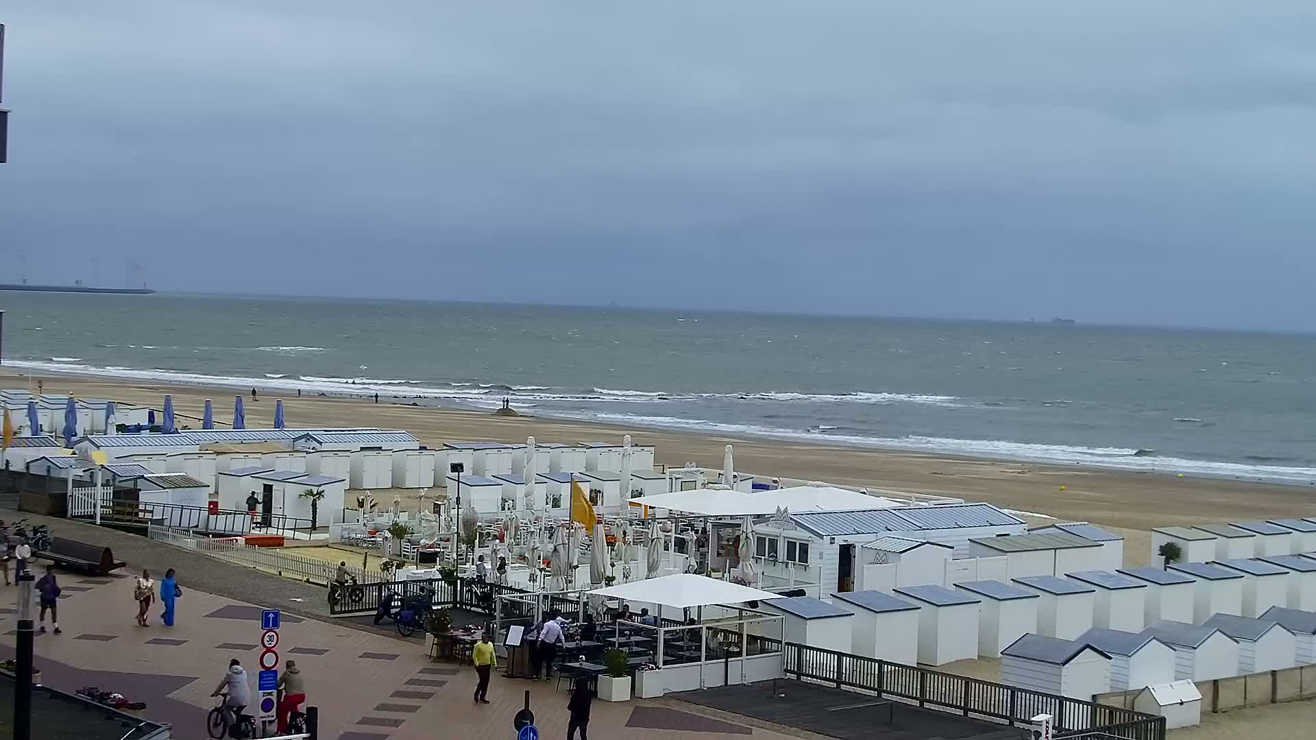 Knokke-Heist, Knokke Strand Beach Live Cam - Bruges, West Flanders (Flandre-Occidentale), Flemish (Flamande), Belgium