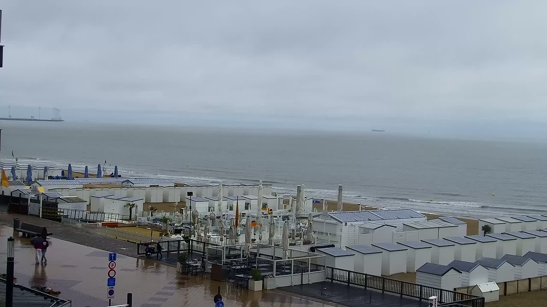 Knokke-Heist, Knokke Strand Beach Live Cam - Bruges, West Flanders (Flandre-Occidentale), Flemish (Flamande), Belgium