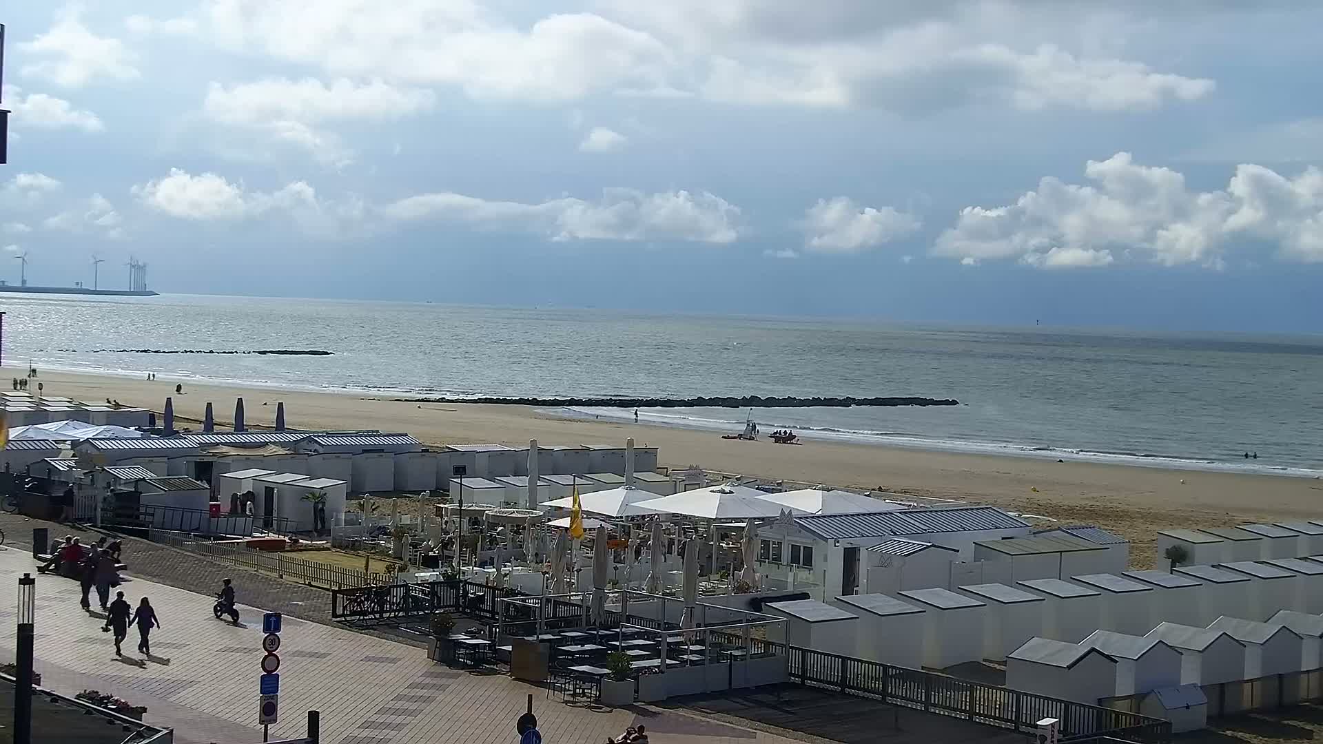 Knokke-Heist, Knokke Strand Beach Live Cam - Bruges, West Flanders (Flandre-Occidentale), Flemish (Flamande), Belgium