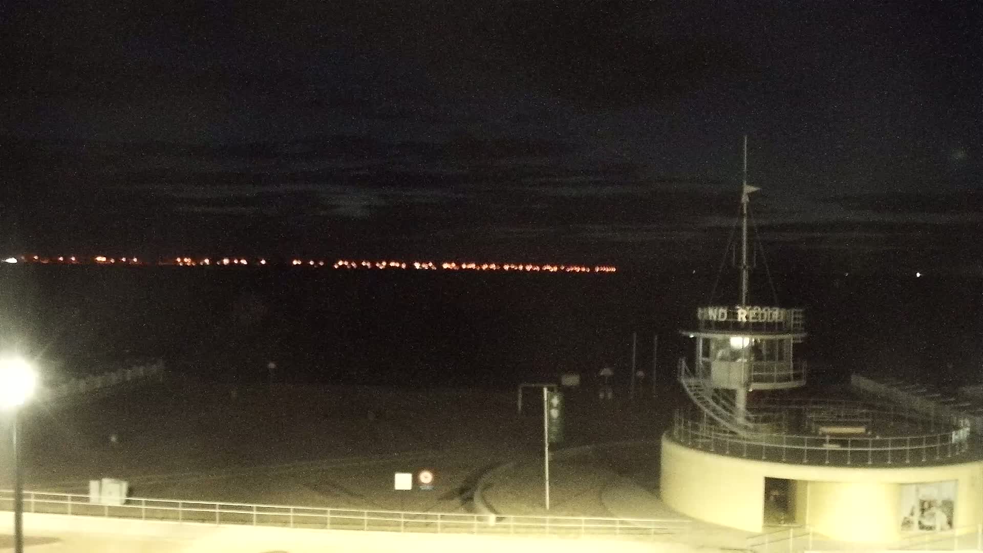 Knokke-Heist, Knokke Strand Beach Live Cam - Bruges, West Flanders (Flandre-Occidentale), Flemish (Flamande), Belgium